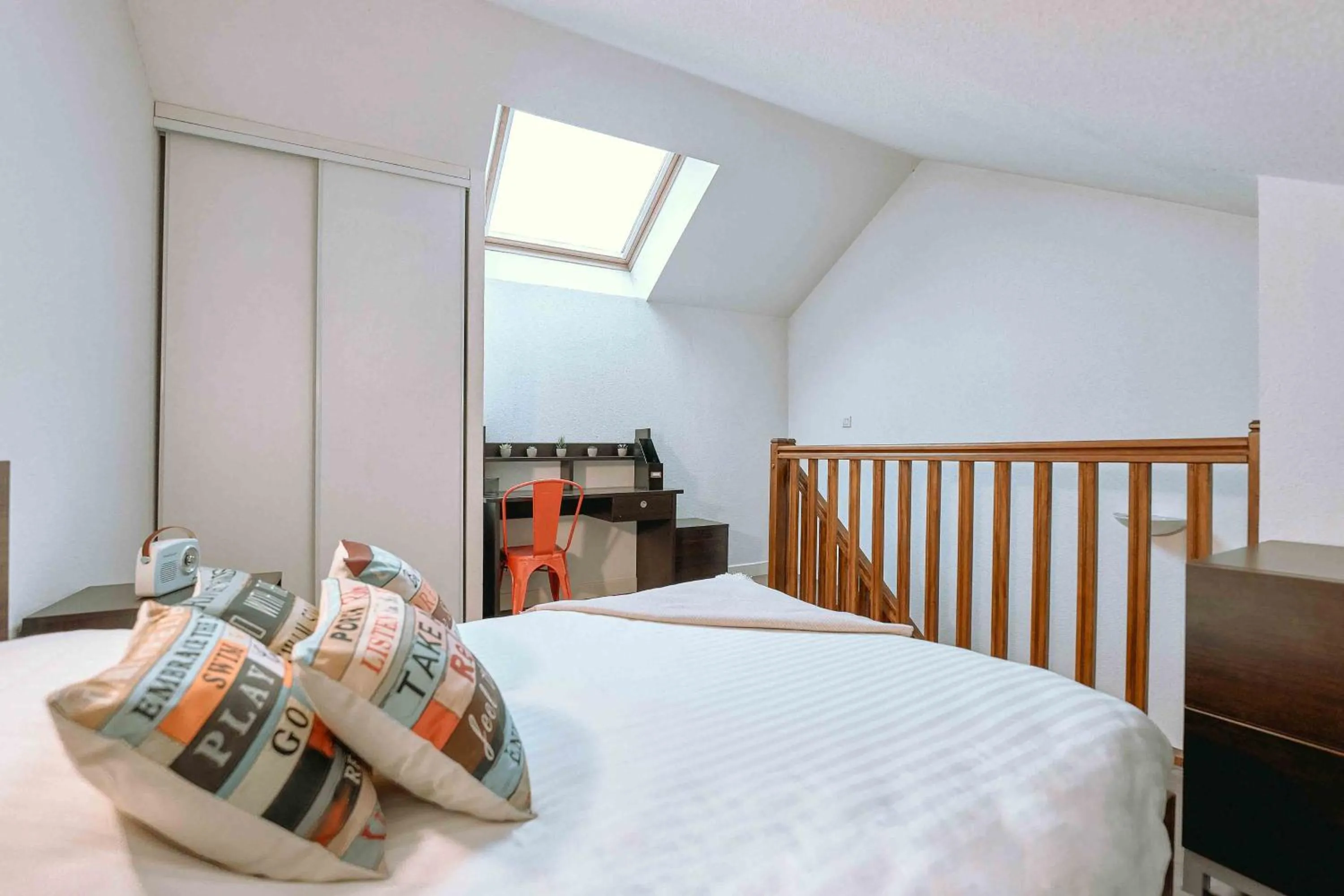 Bed in Zenao Appart Hôtel Nevers Quai de Loire