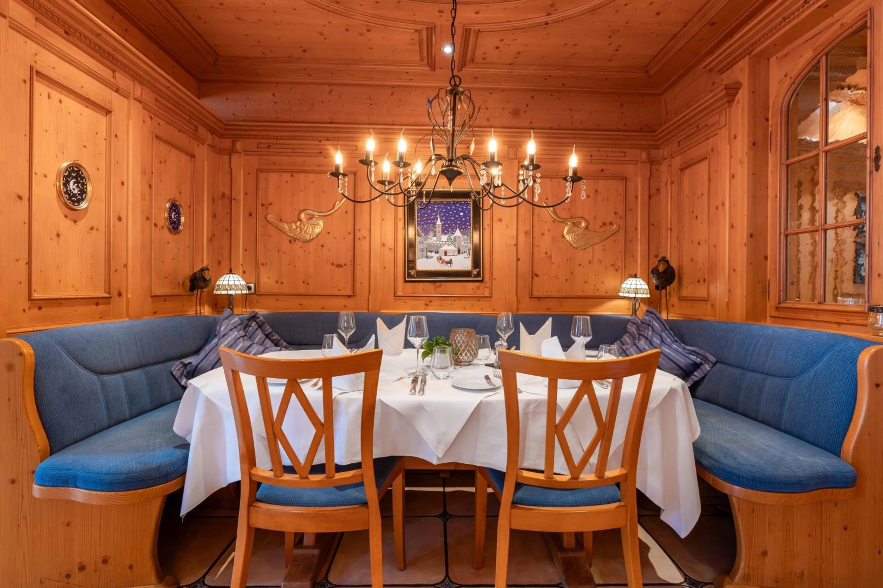 Seating area in Hotel-Restaurant Schwanen