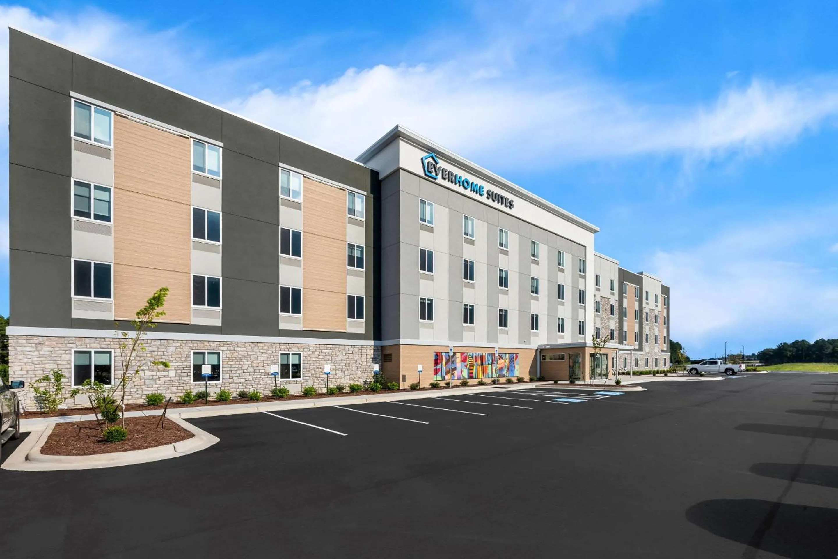 Everhome Suites Fayetteville near Fort Bragg