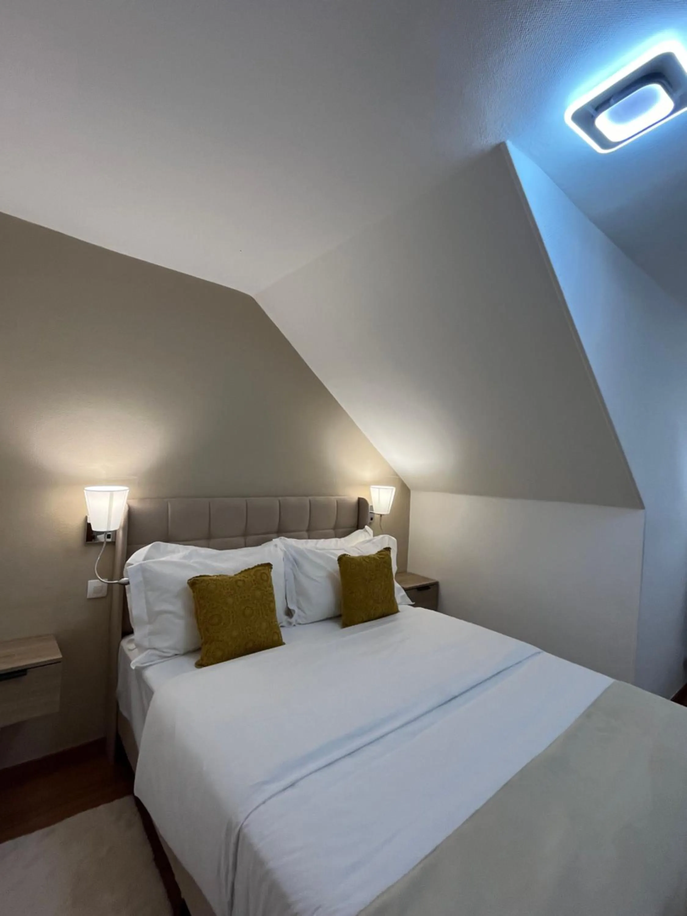 Bed in AppartHôtel Elite Forbach Centre