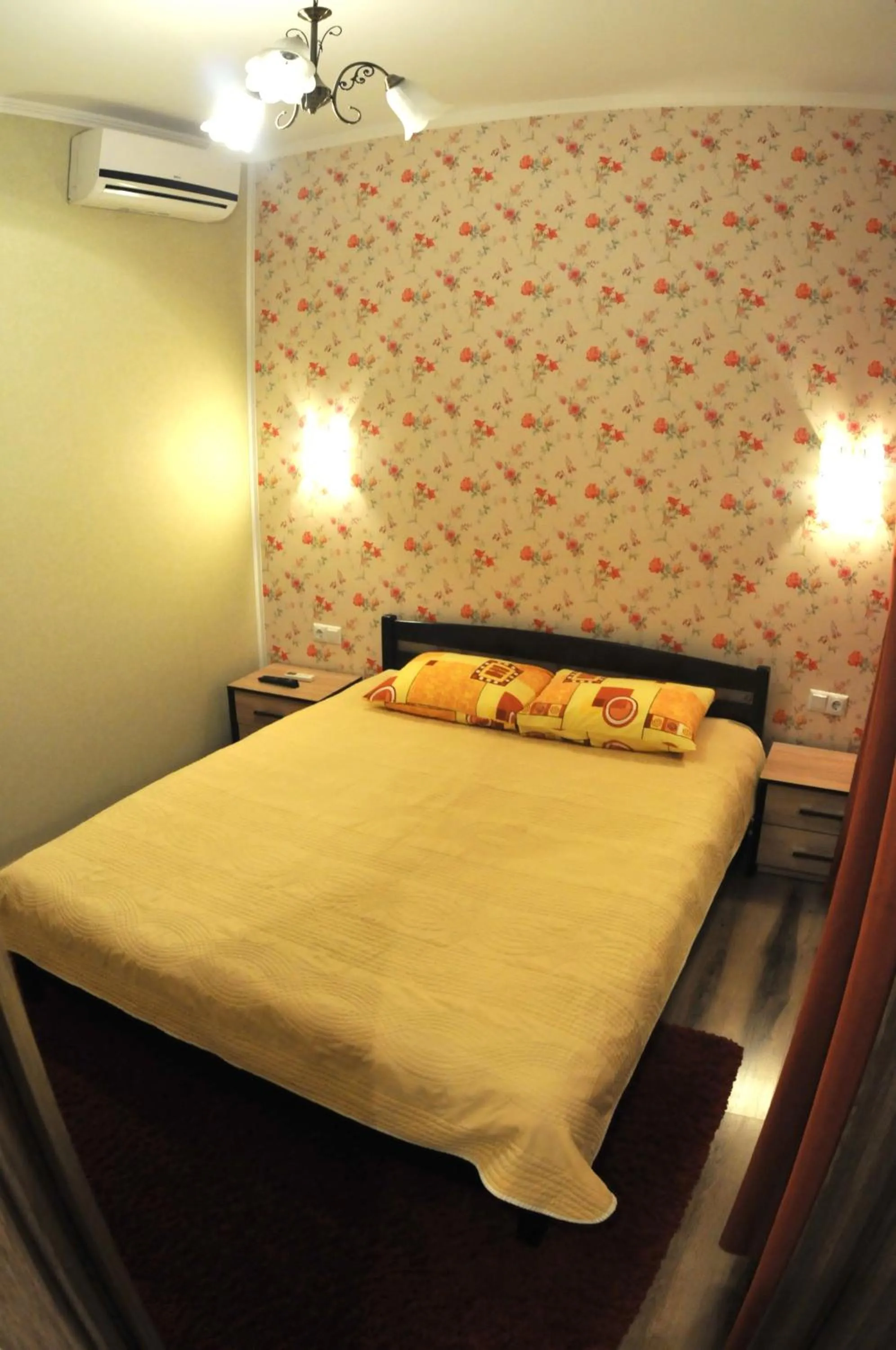 Bed in Main Street Apartments