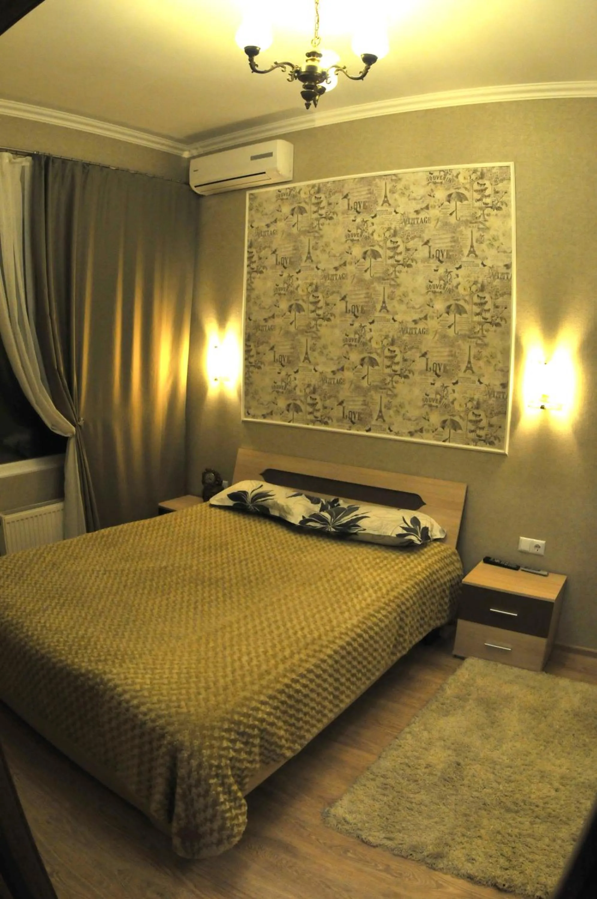 Bed in Main Street Apartments