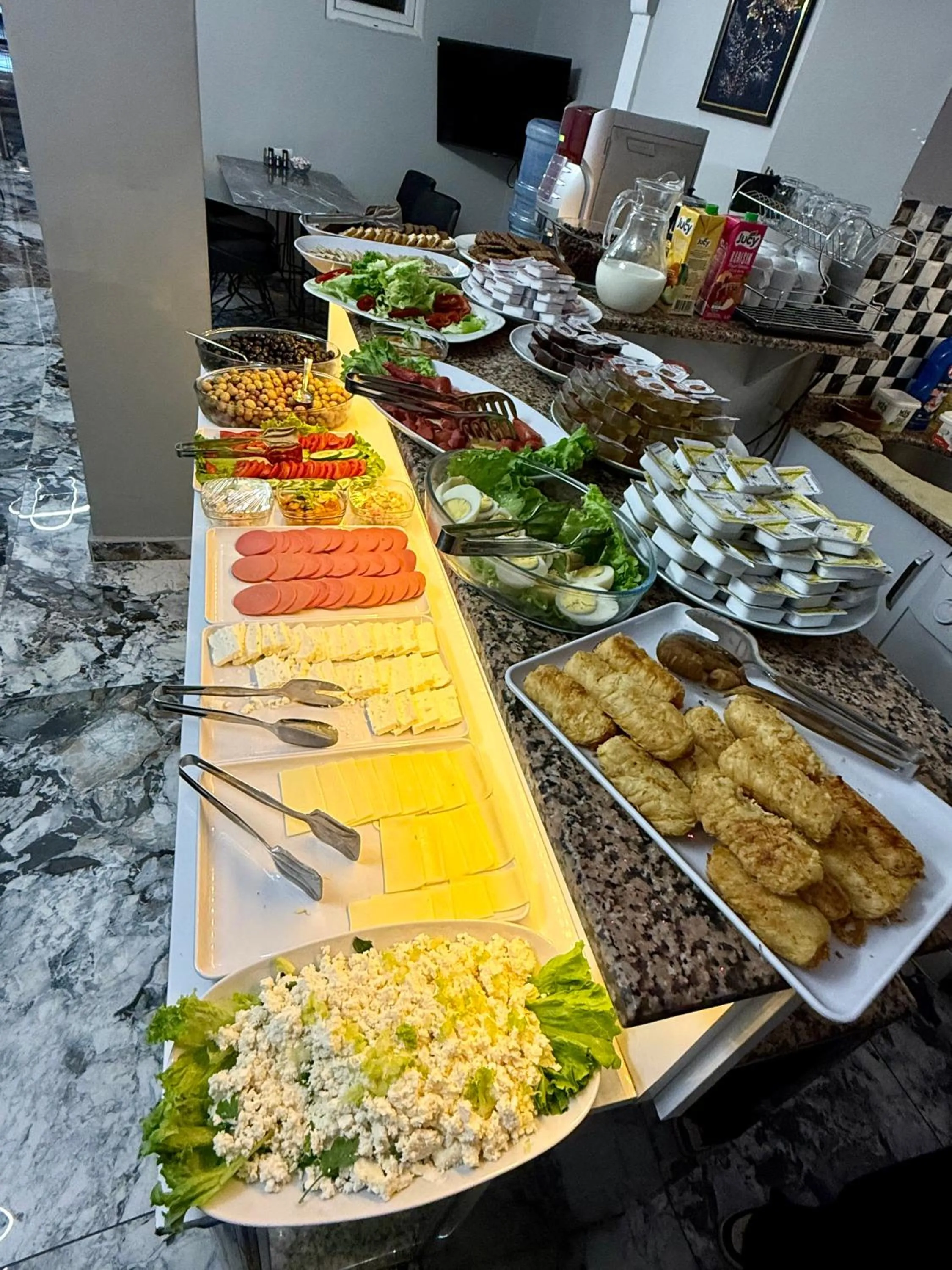 Food and drinks in Crowned Exclusive Hotel