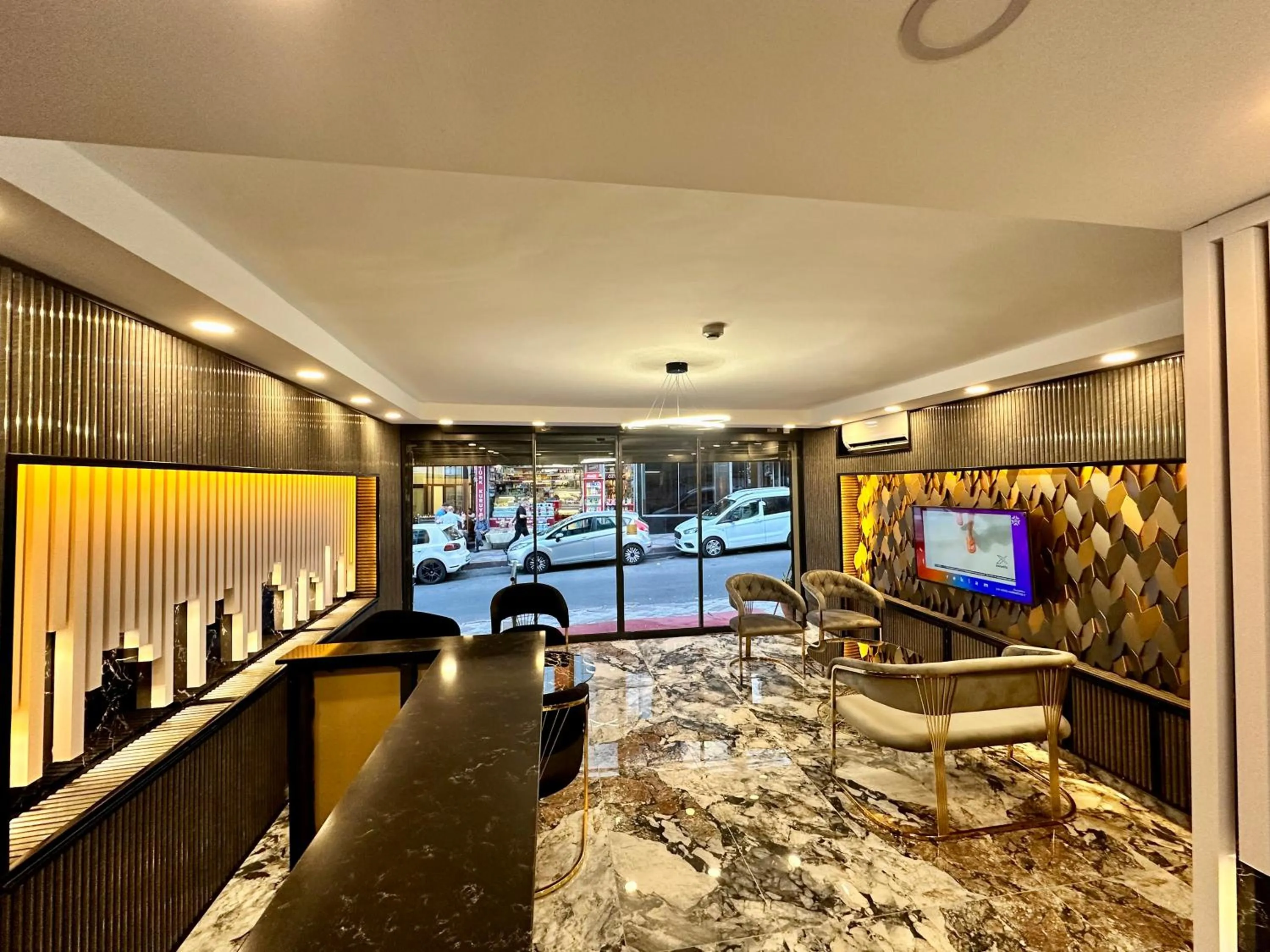 TV and multimedia in Crowned Exclusive Hotel