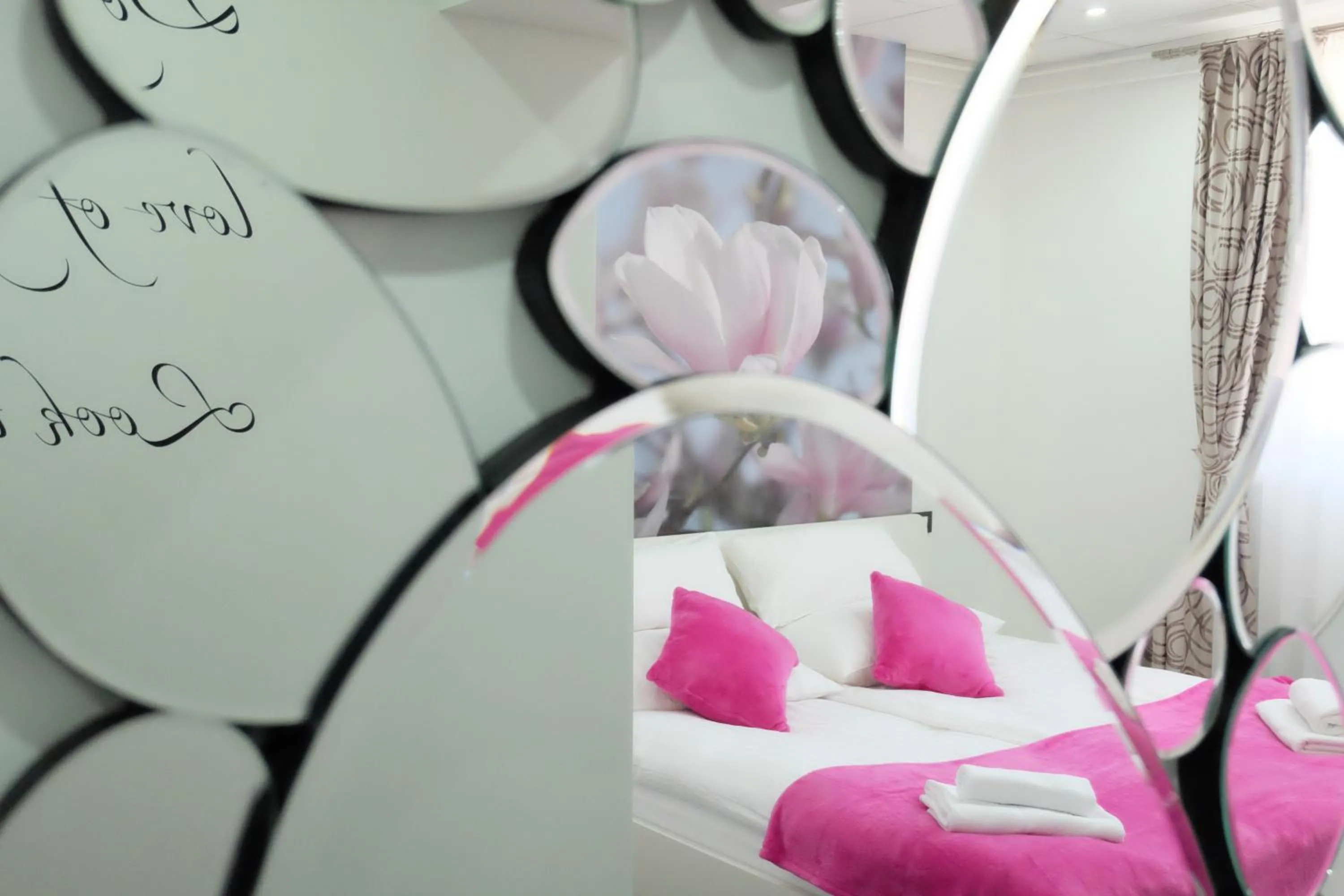 Bed in Luwiana Suites