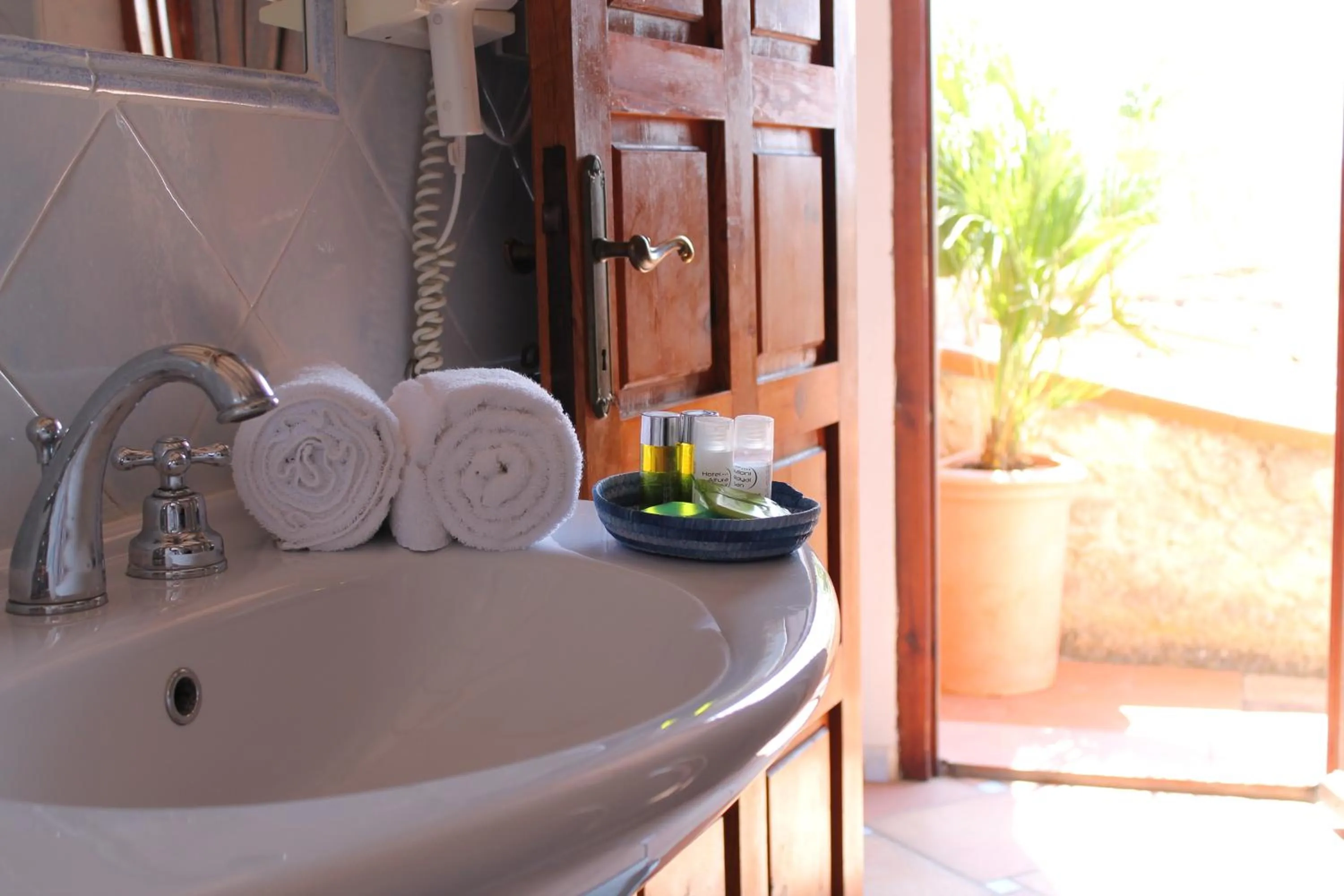 Bathroom in LH Porto Rafael Altura Resort