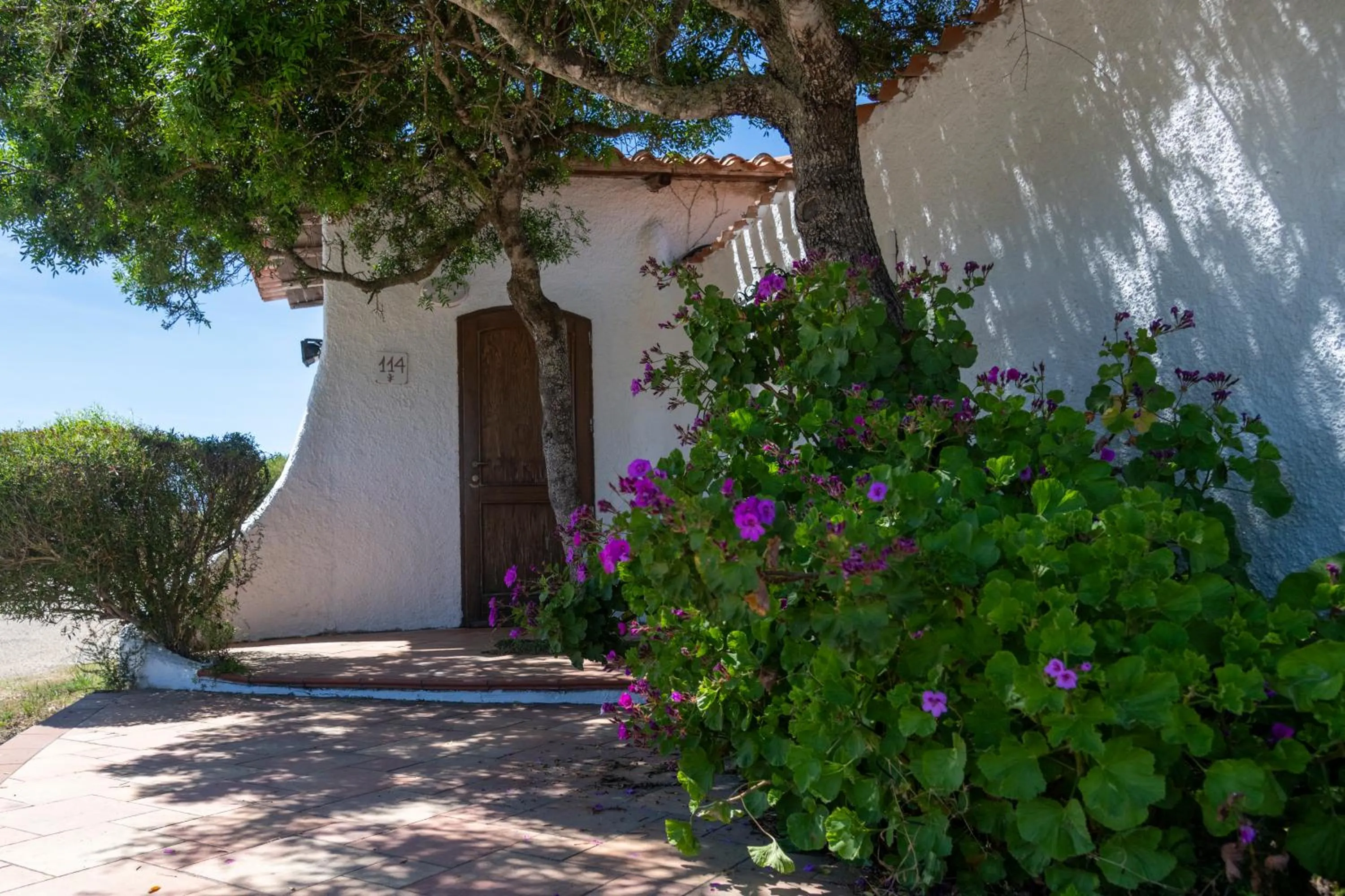 Property building in AHR Altura Hotel Porto Rafael