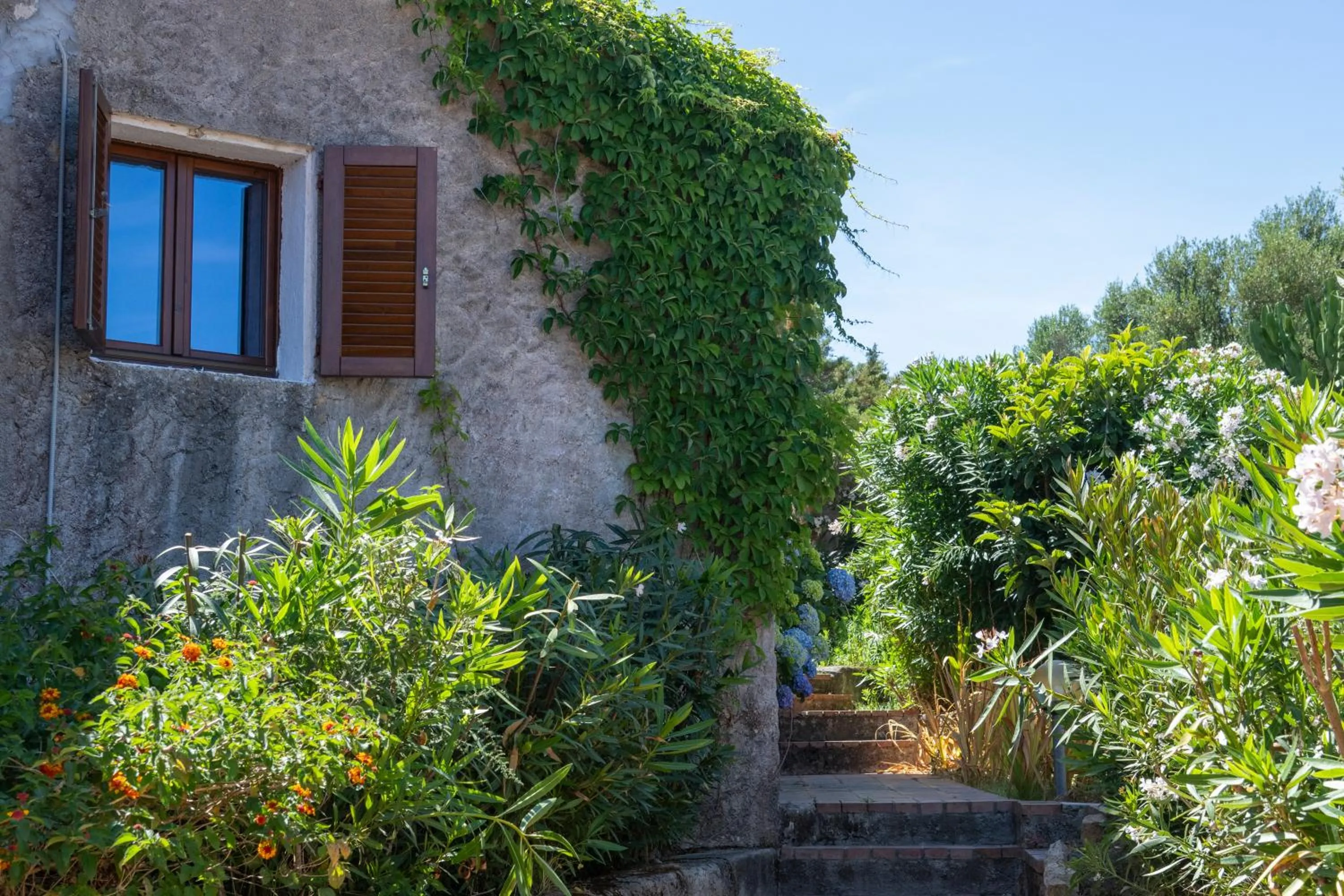 Property building in AHR Altura Hotel Porto Rafael