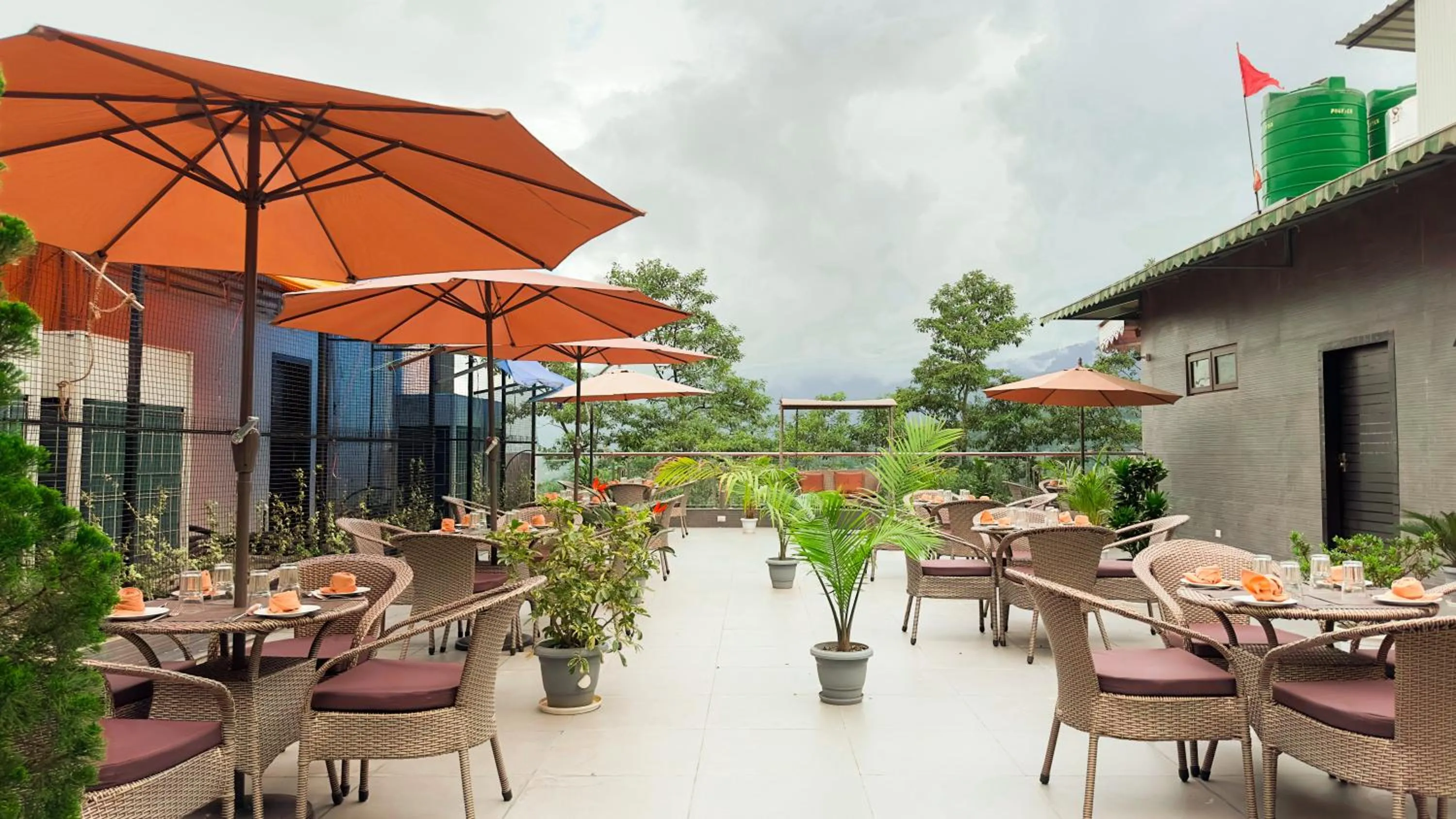 Restaurant/places to eat in Orbit Regency