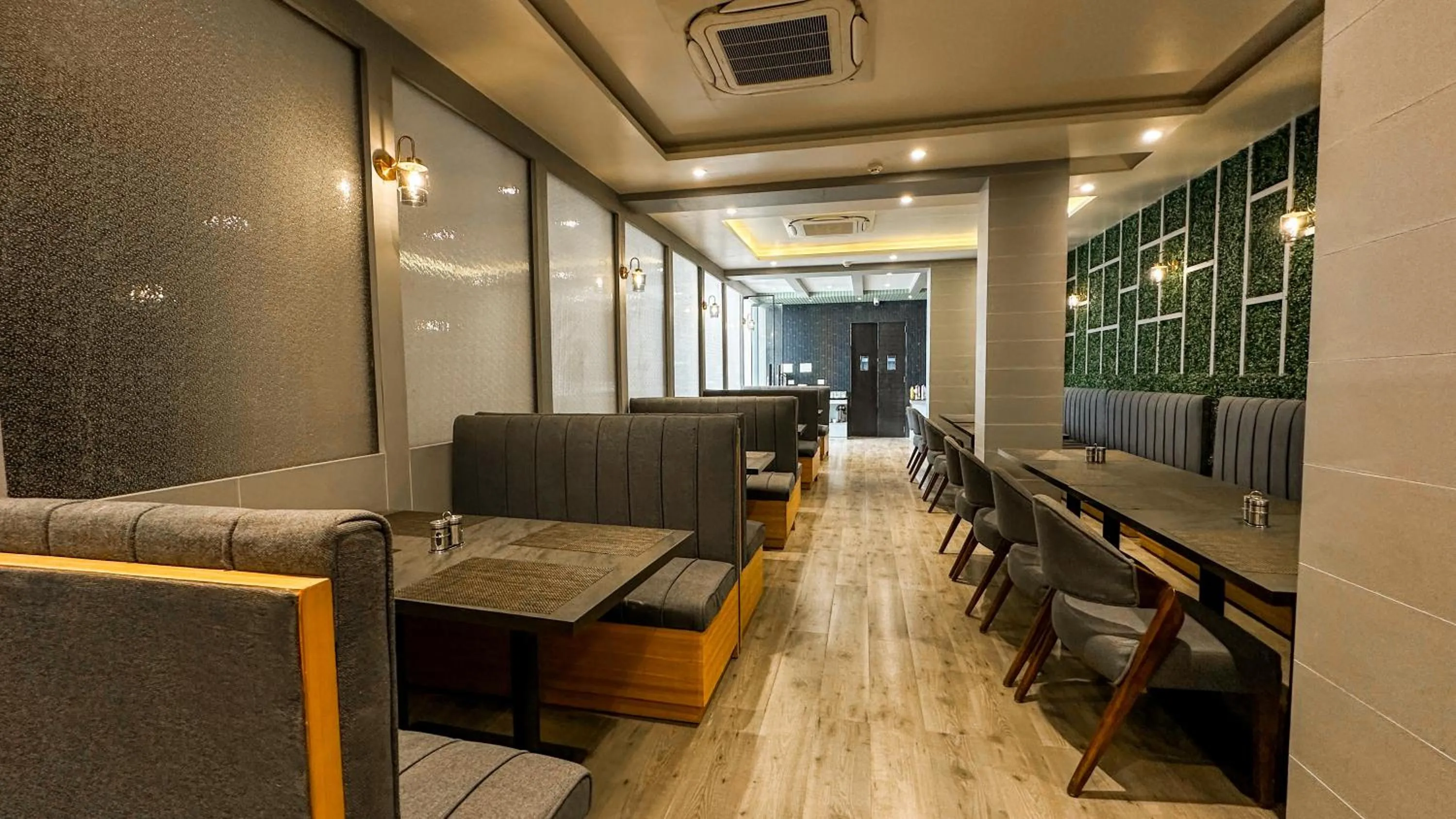 Restaurant/places to eat in Orbit Regency