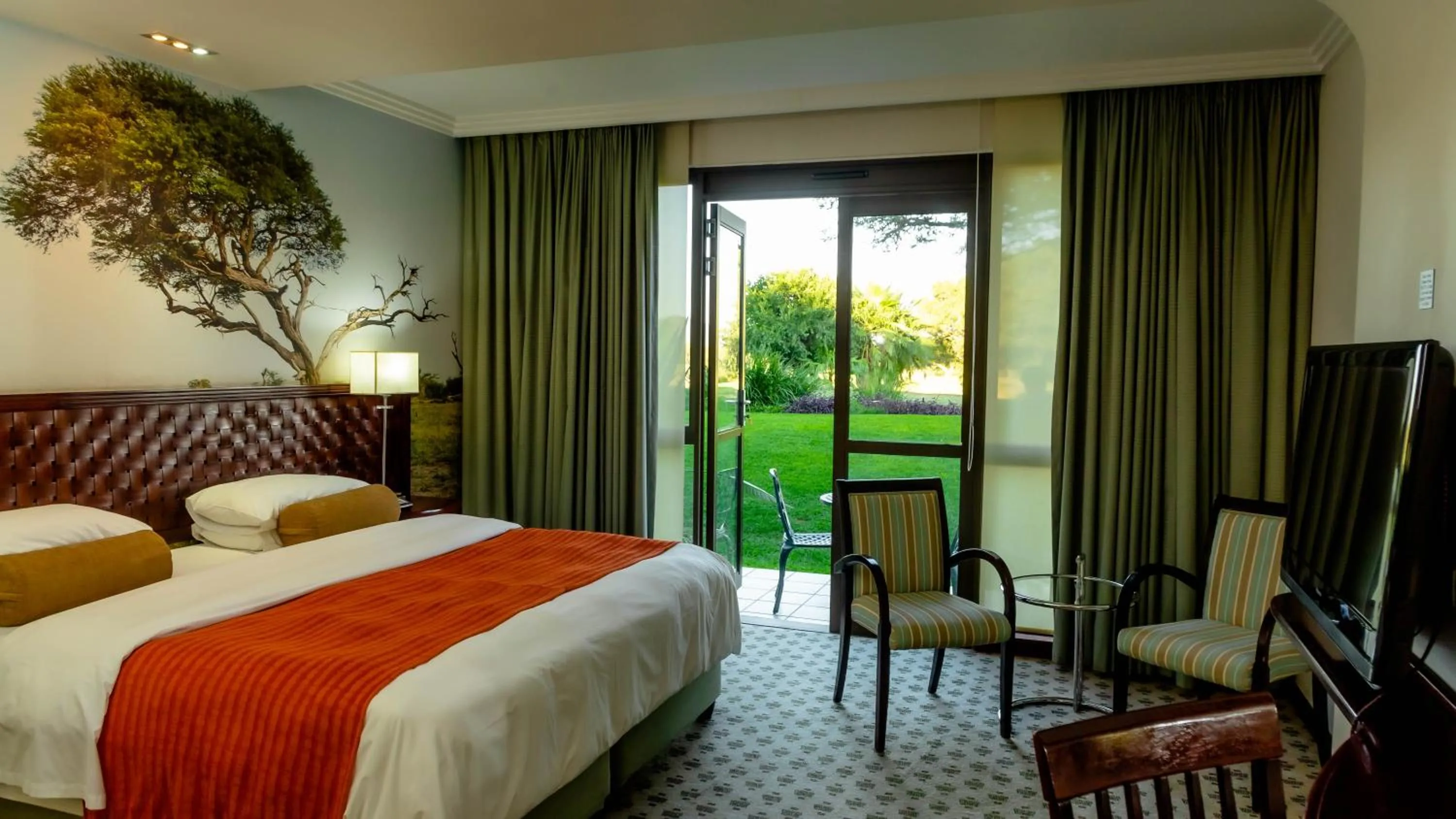 Bedroom, Bed in Phakalane Golf Estate Hotel & Convention Centre