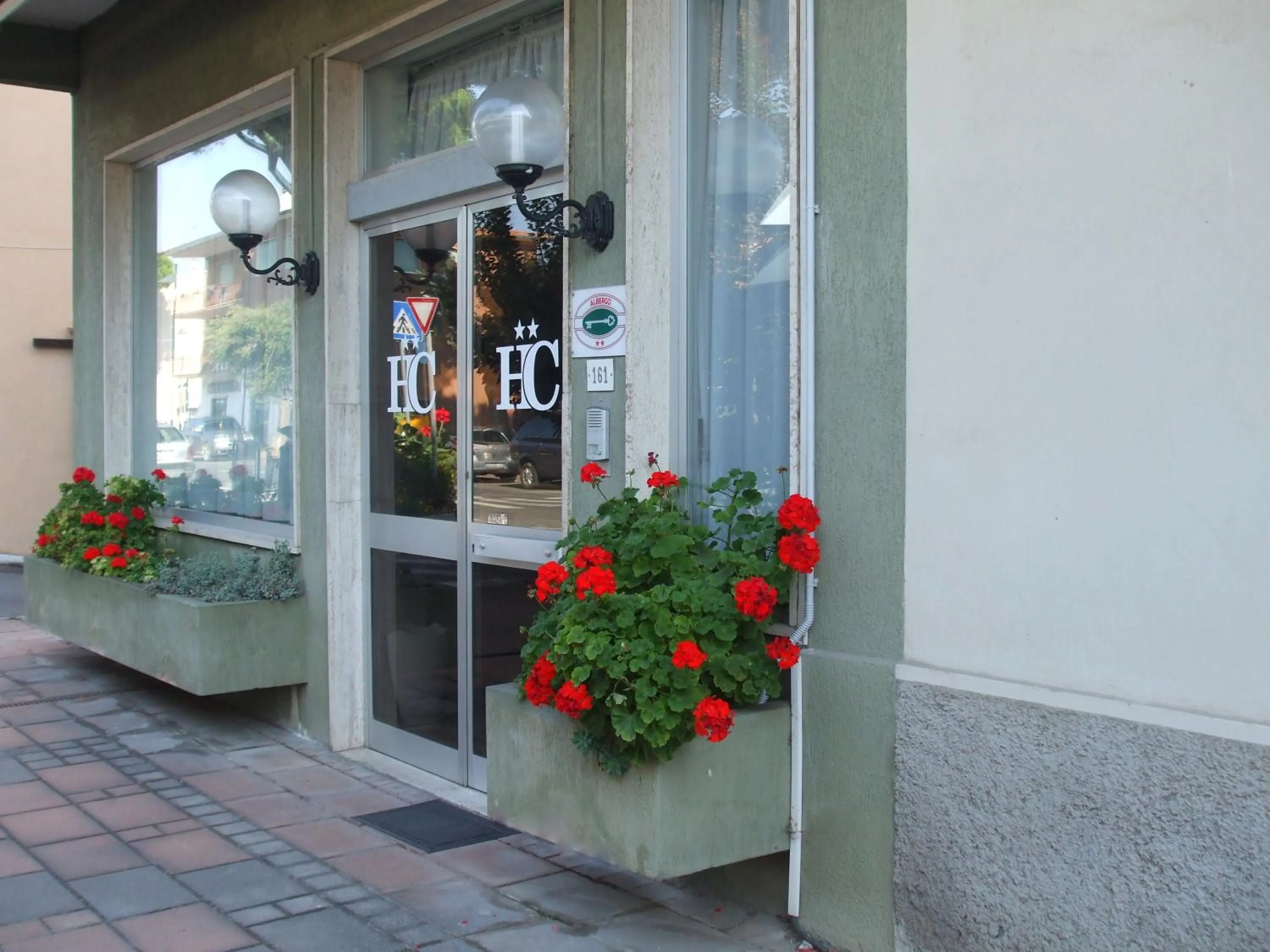 Facade/entrance in Hotel Cucciolo