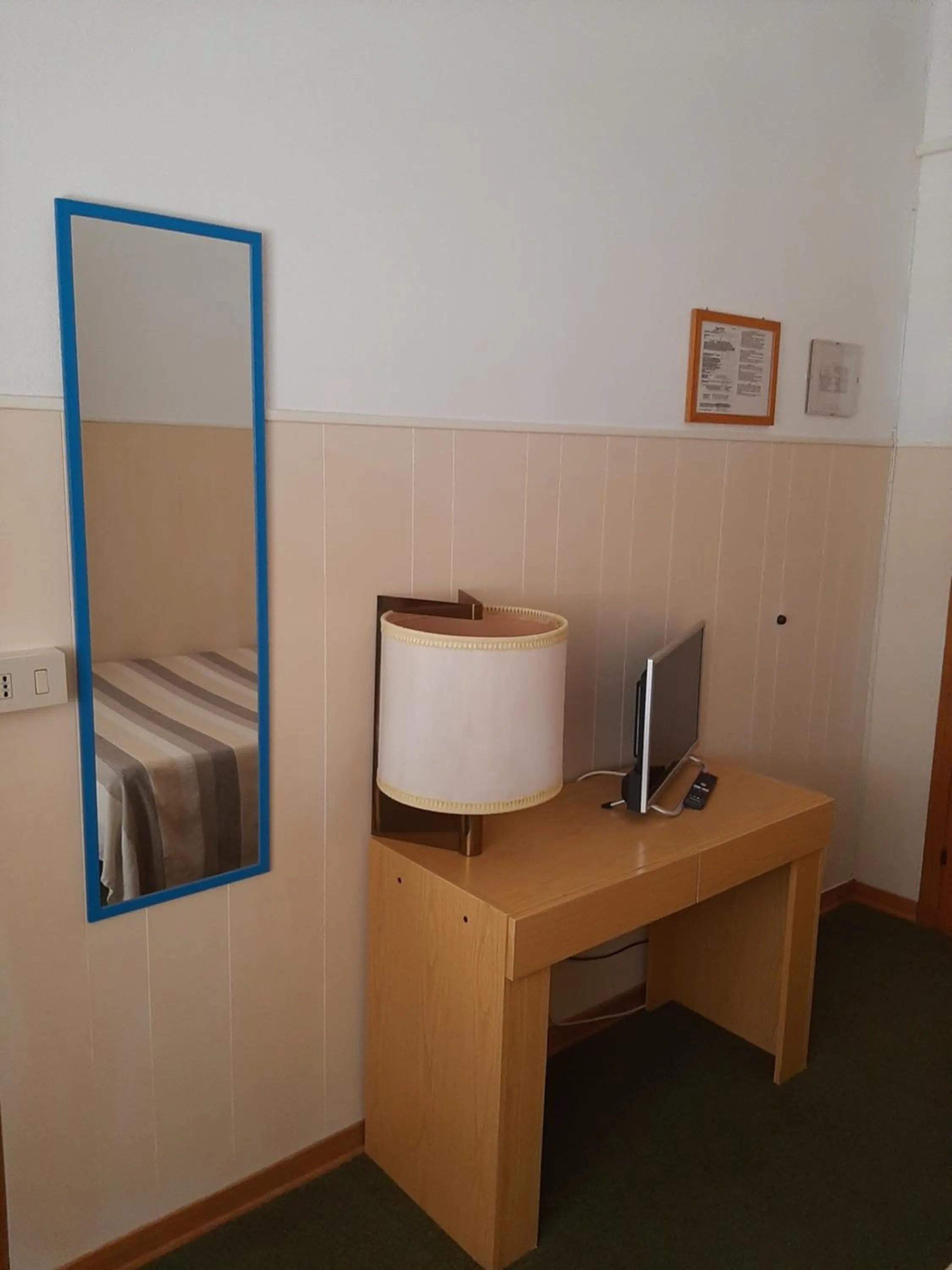 hair dresser, Bed in Hotel Cucciolo