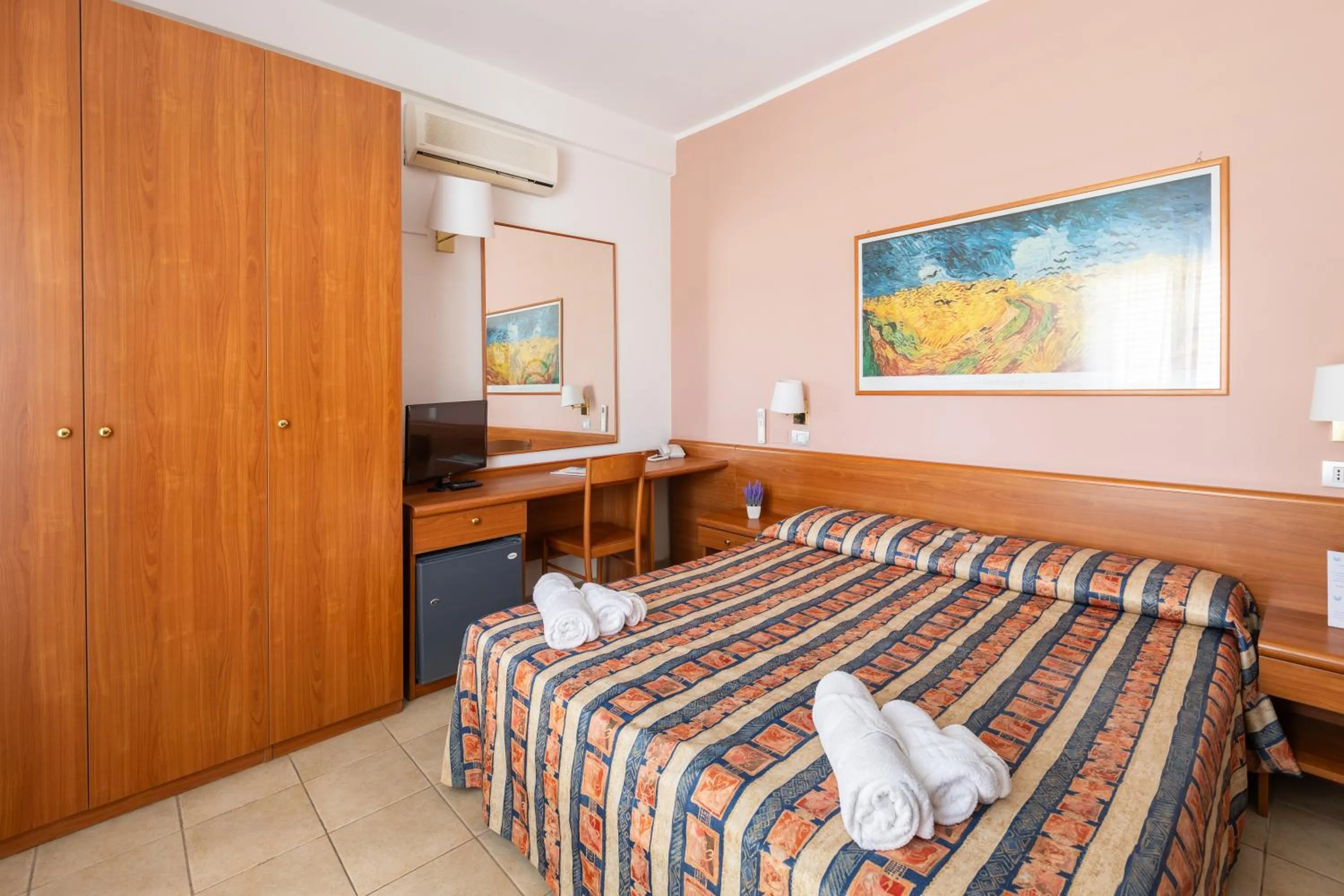 Bedroom, Bed in Hotel Palme Gemelle