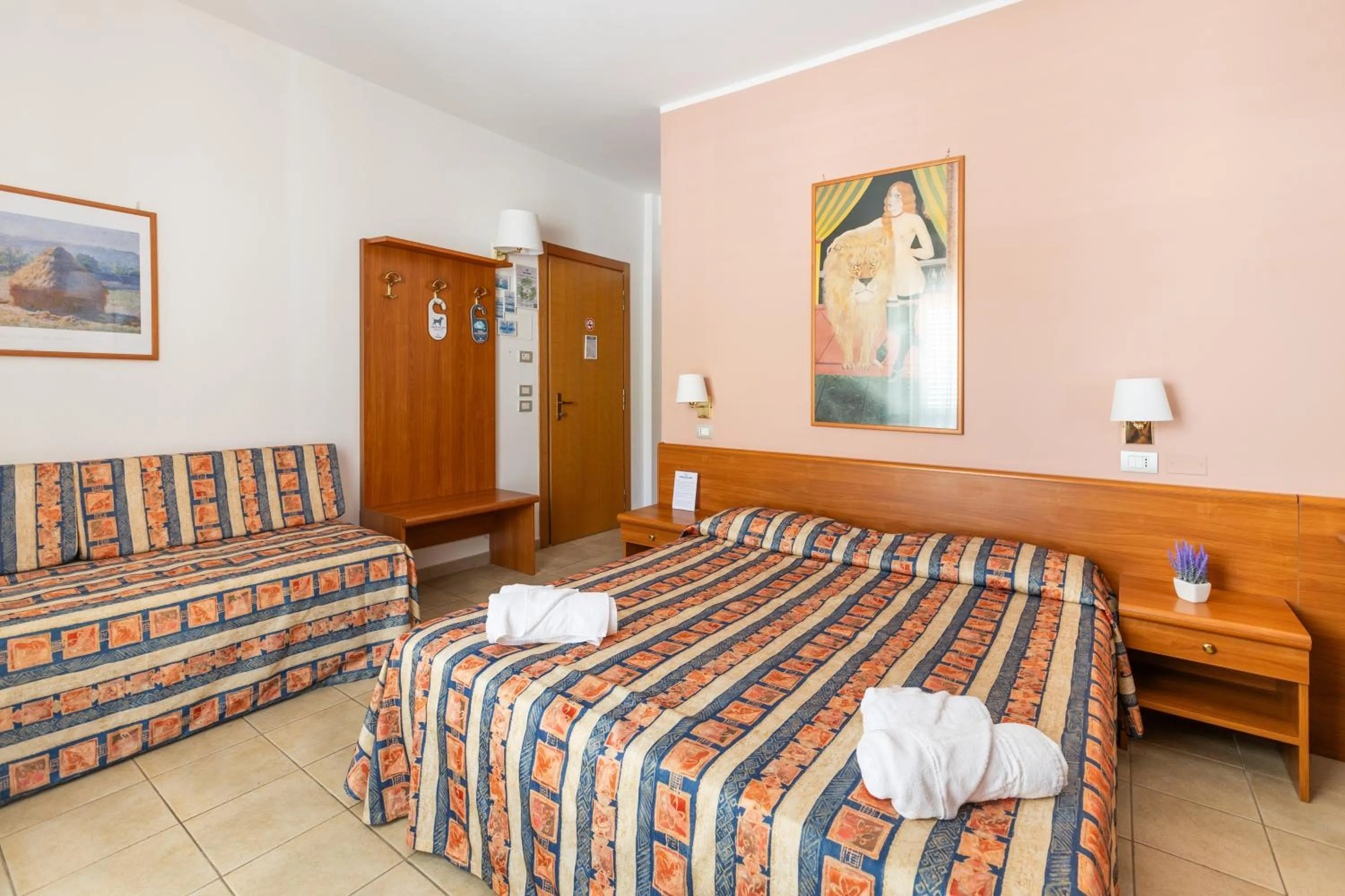 Bedroom, Bed in Hotel Palme Gemelle