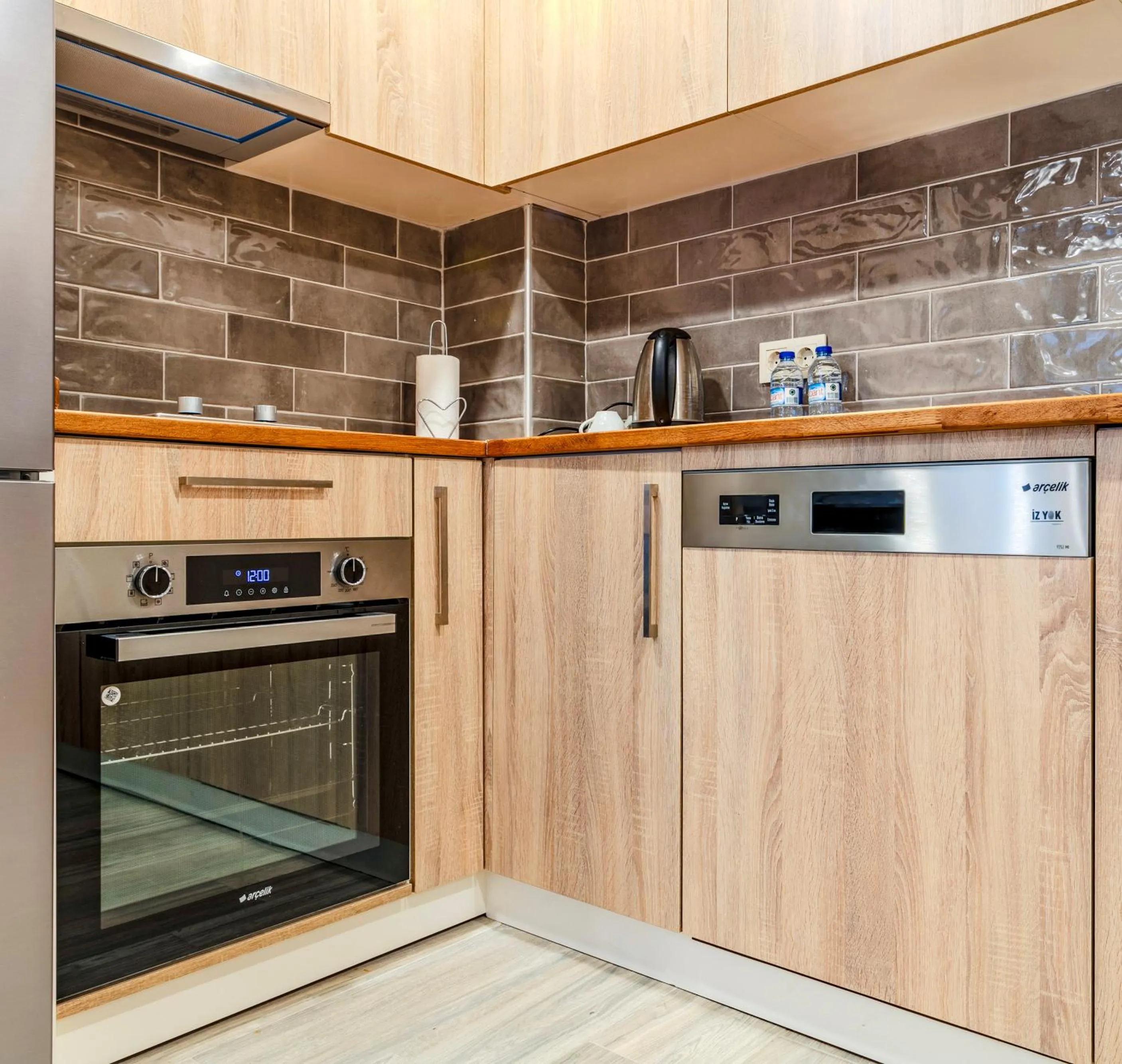 Kitchen or kitchenette in Roys Hotel & Suites