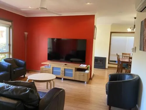 TV and multimedia in Apartments on Tolmie