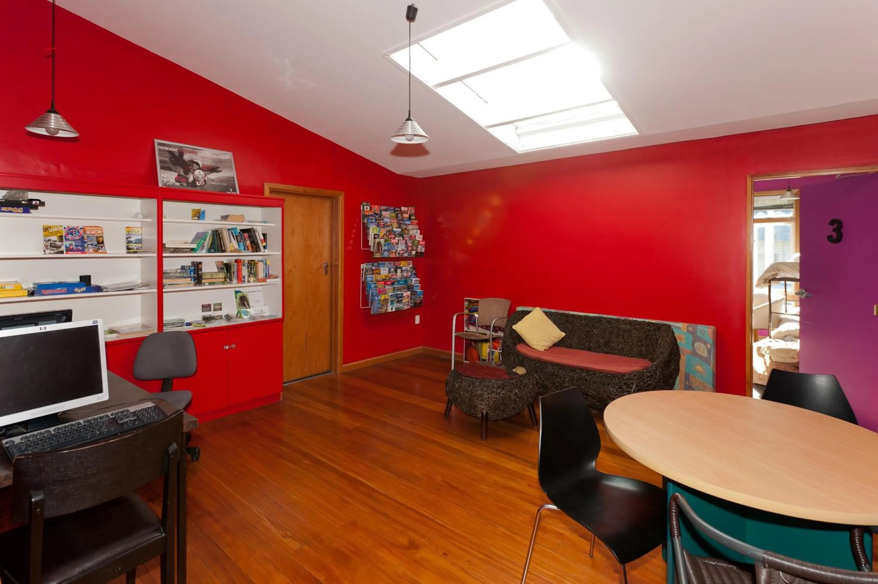 Communal lounge/ TV room in 85 on Bealey