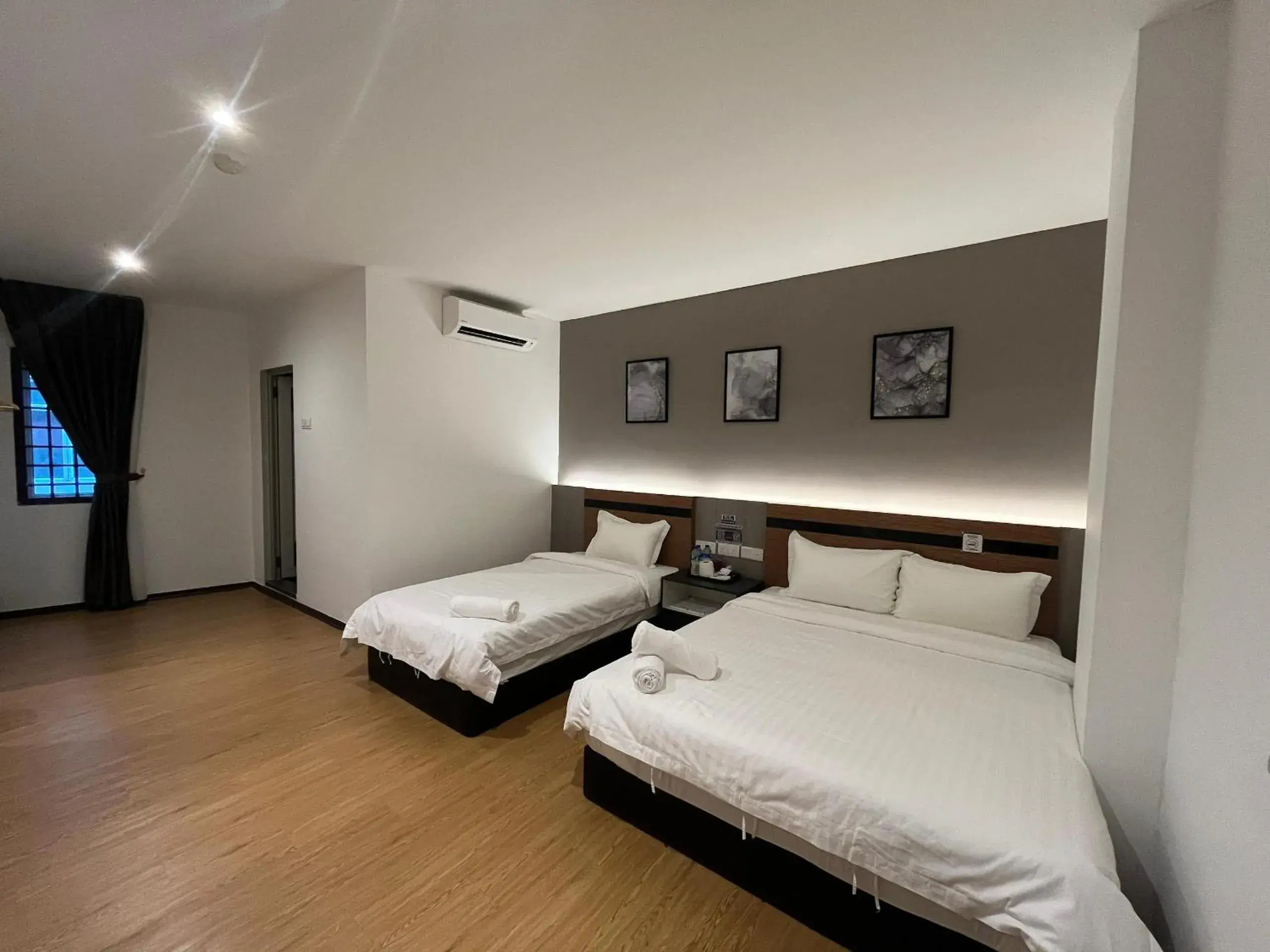 Triple Room in Havona Hotel - Bandar Putra Kulai - Self Check-In Triple Room in Havona Hotel - Bandar Putra Kulai - Self Check-In