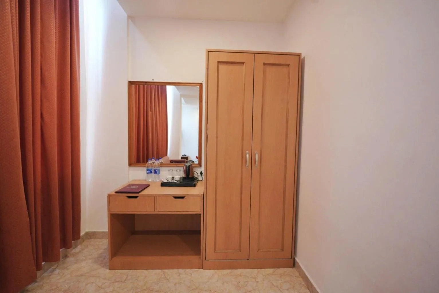 wardrobe, Bed in The Retreat
