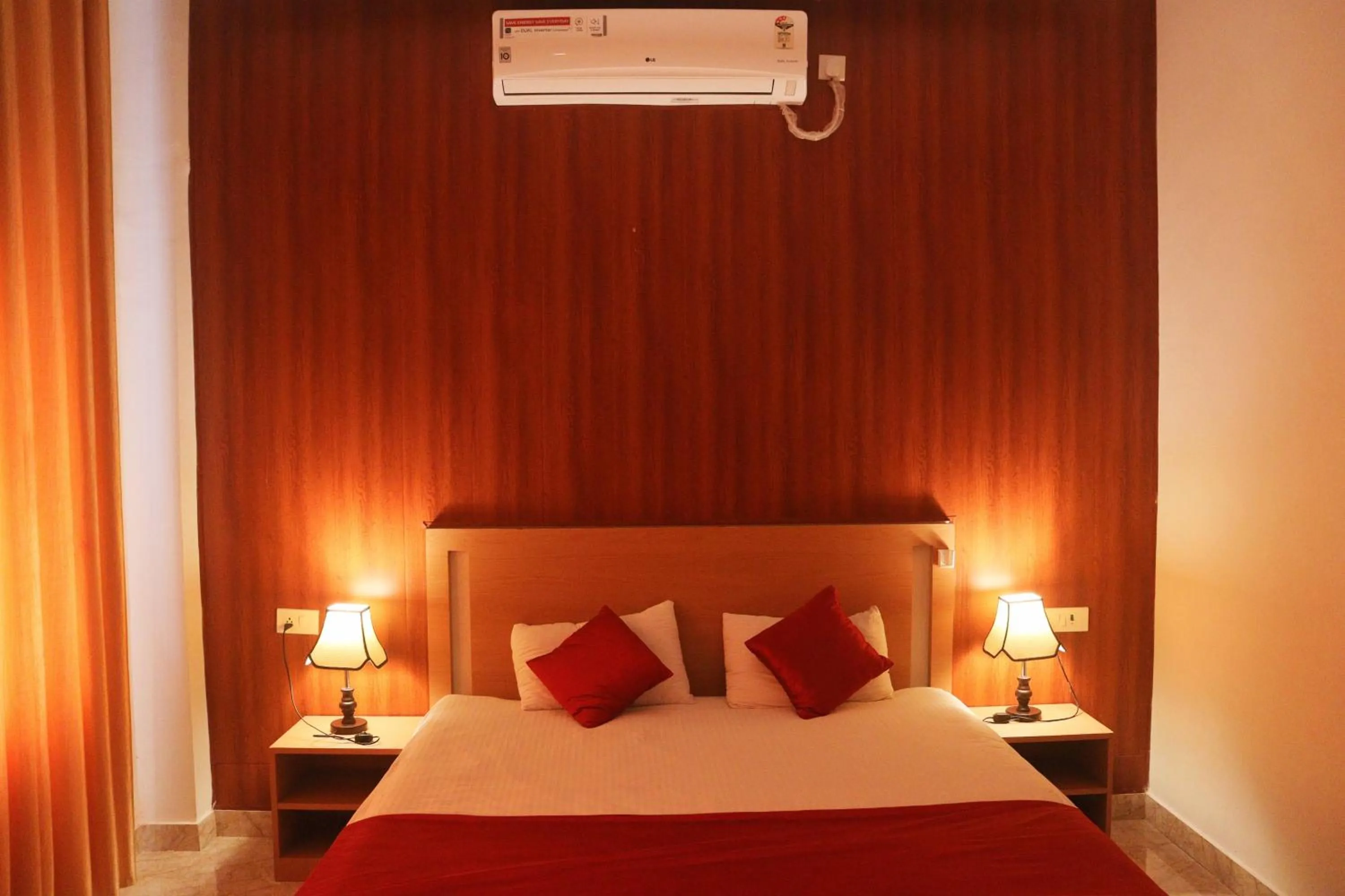 air conditioner, Bed in The Retreat