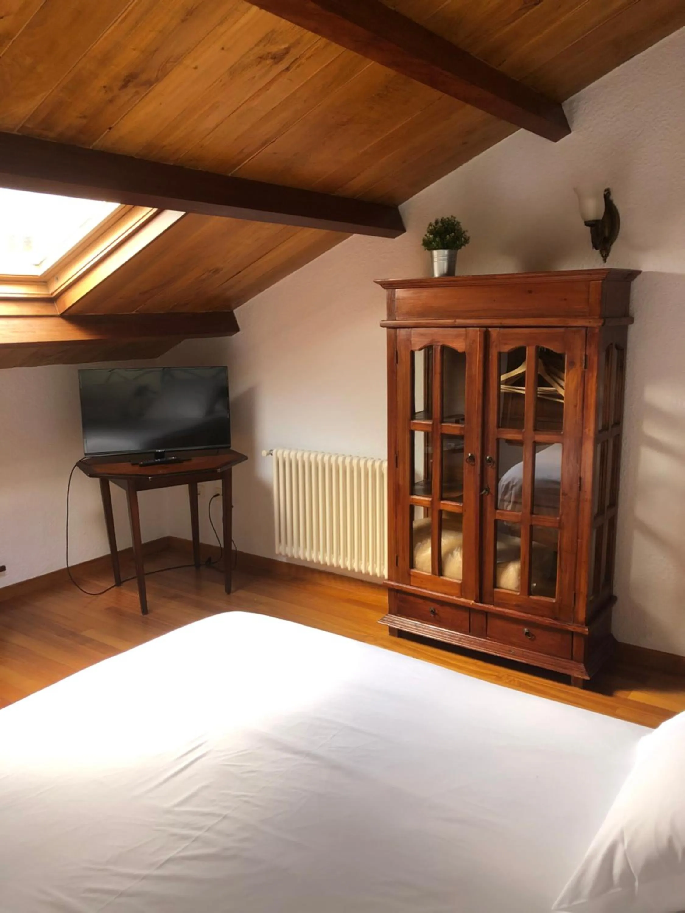 Photo of the whole room, Bed in Pazo da Trave