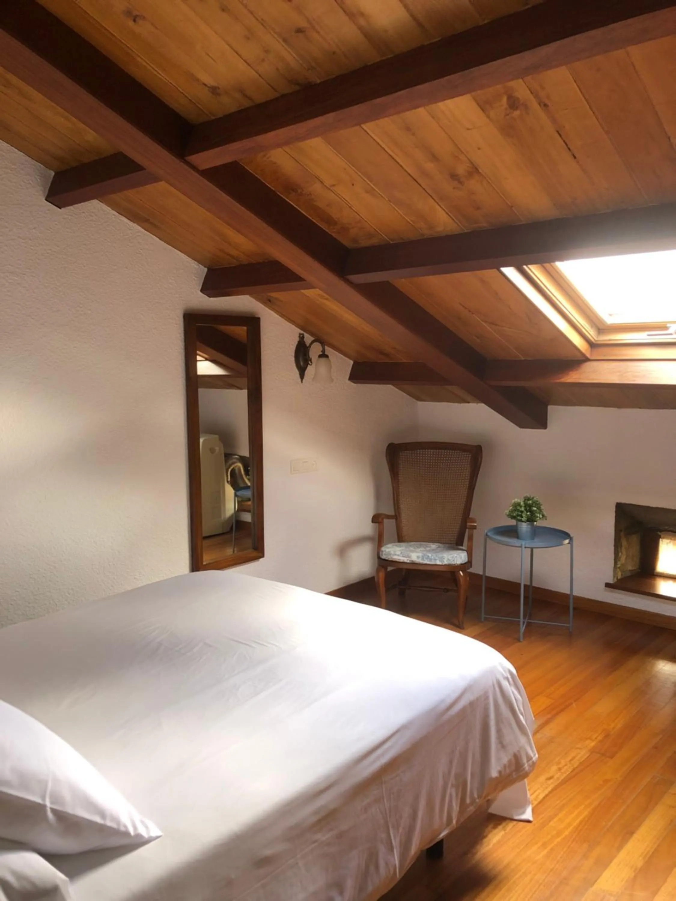 Photo of the whole room, Bed in Pazo da Trave