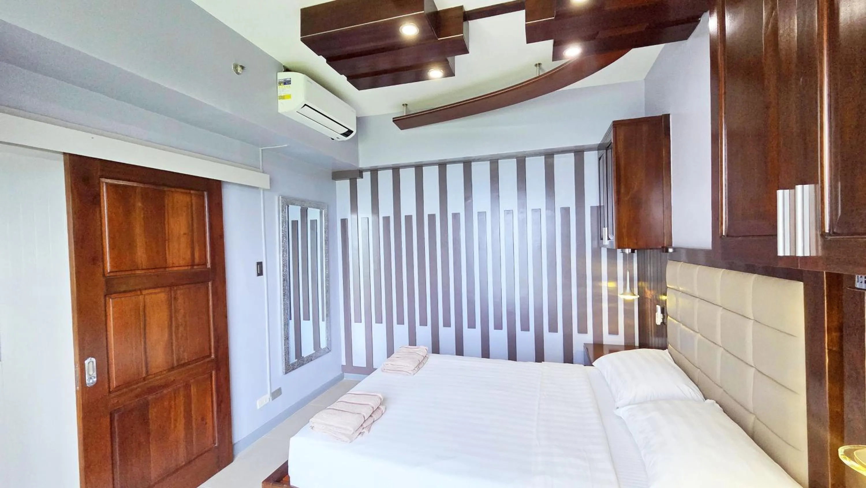 Bedroom, Bed in La Mirada Residences
