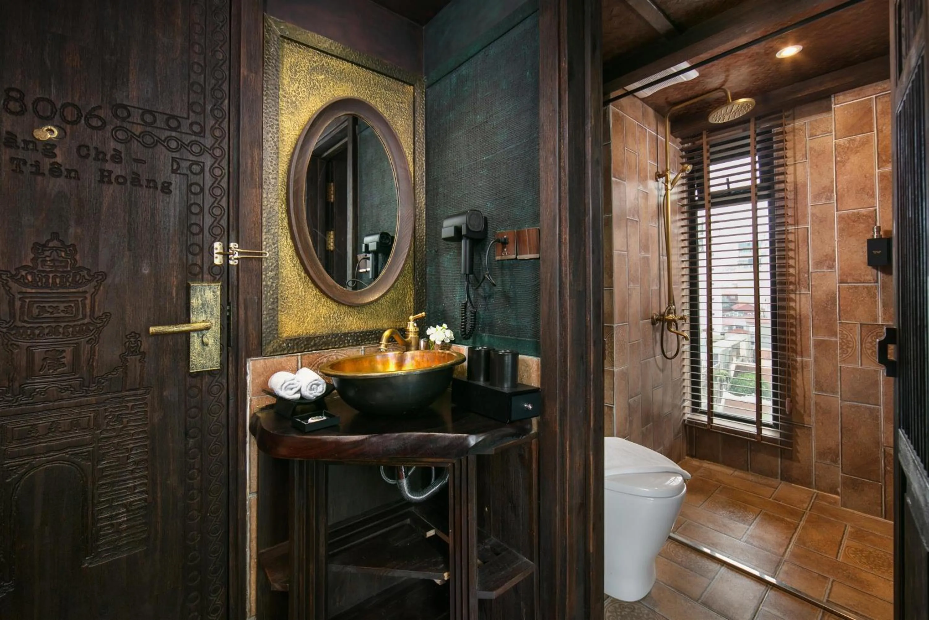 Shower in Kecho Legacy Hotel Hanoi & Spa