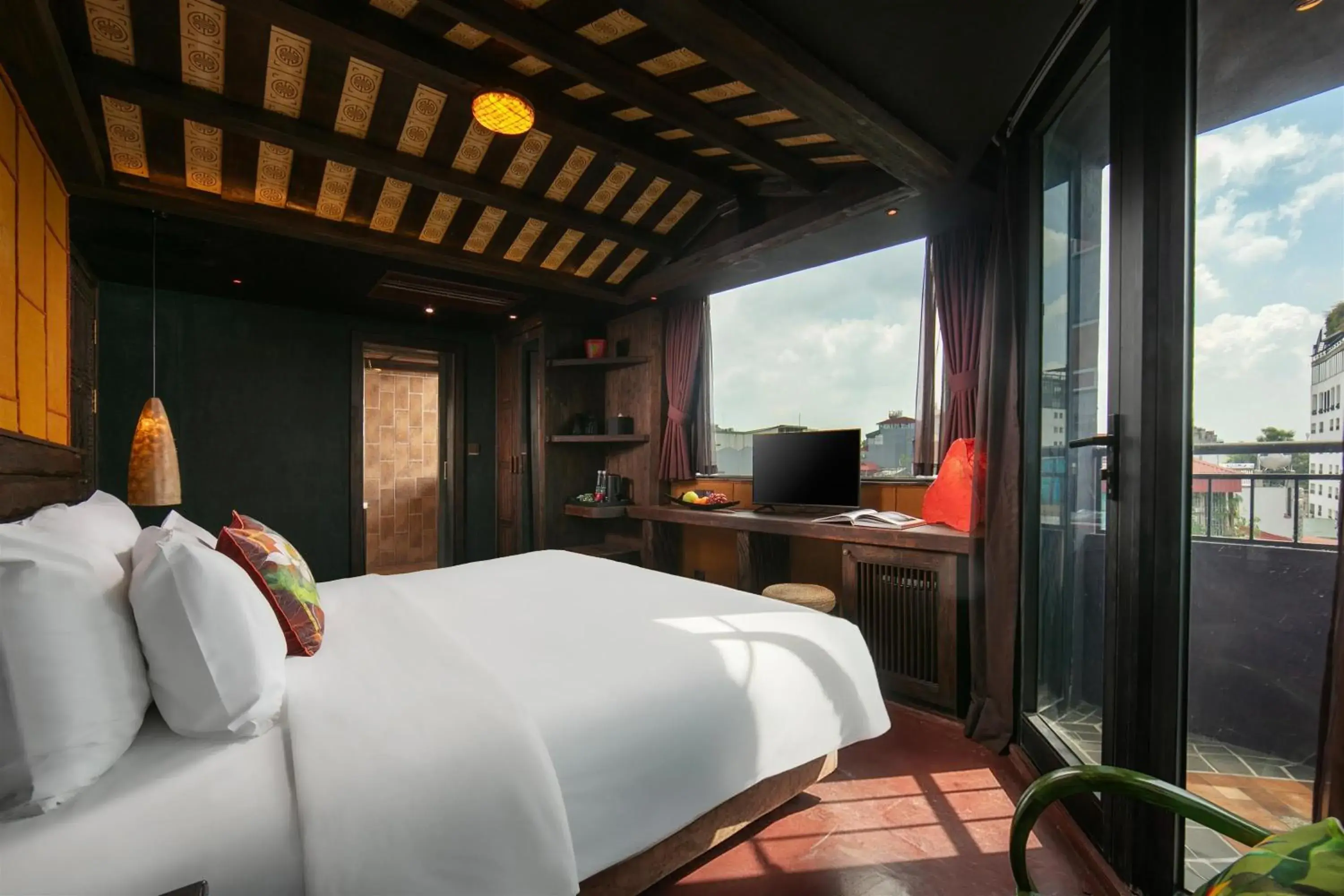 King Room with Balcony in Kecho Legacy Hotel Hanoi & Spa King Room with Balcony in Kecho Legacy Hotel Hanoi & Spa