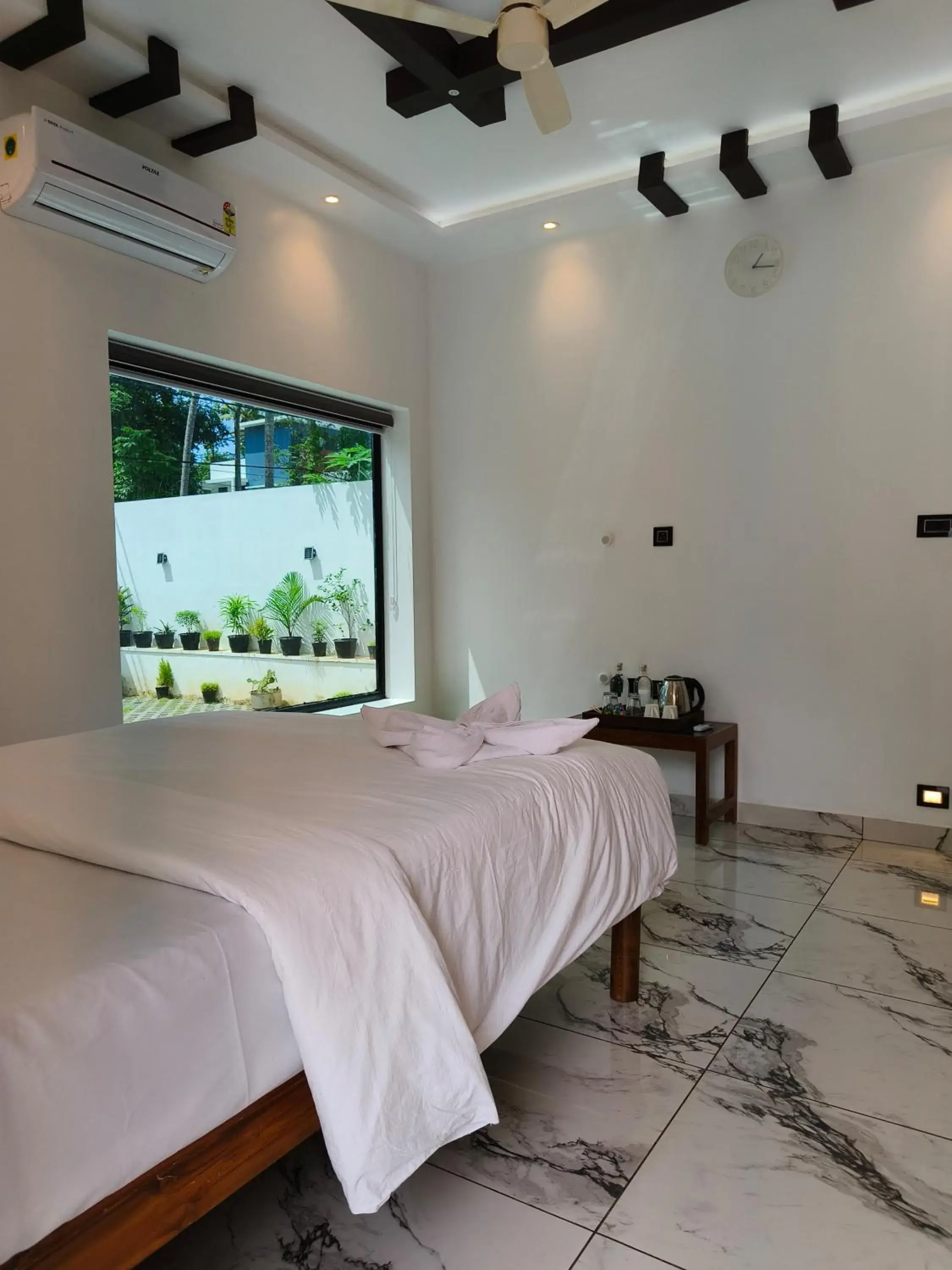 Double Room with Balcony in Wavealokam Beach Retreat Double Room with Balcony in Wavealokam Beach Retreat