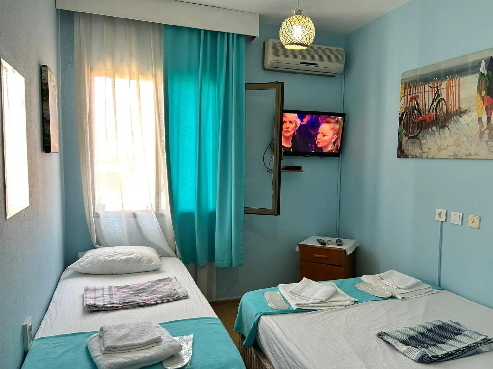 Photo of the whole room, Bed in Yeşim Pansiyon
