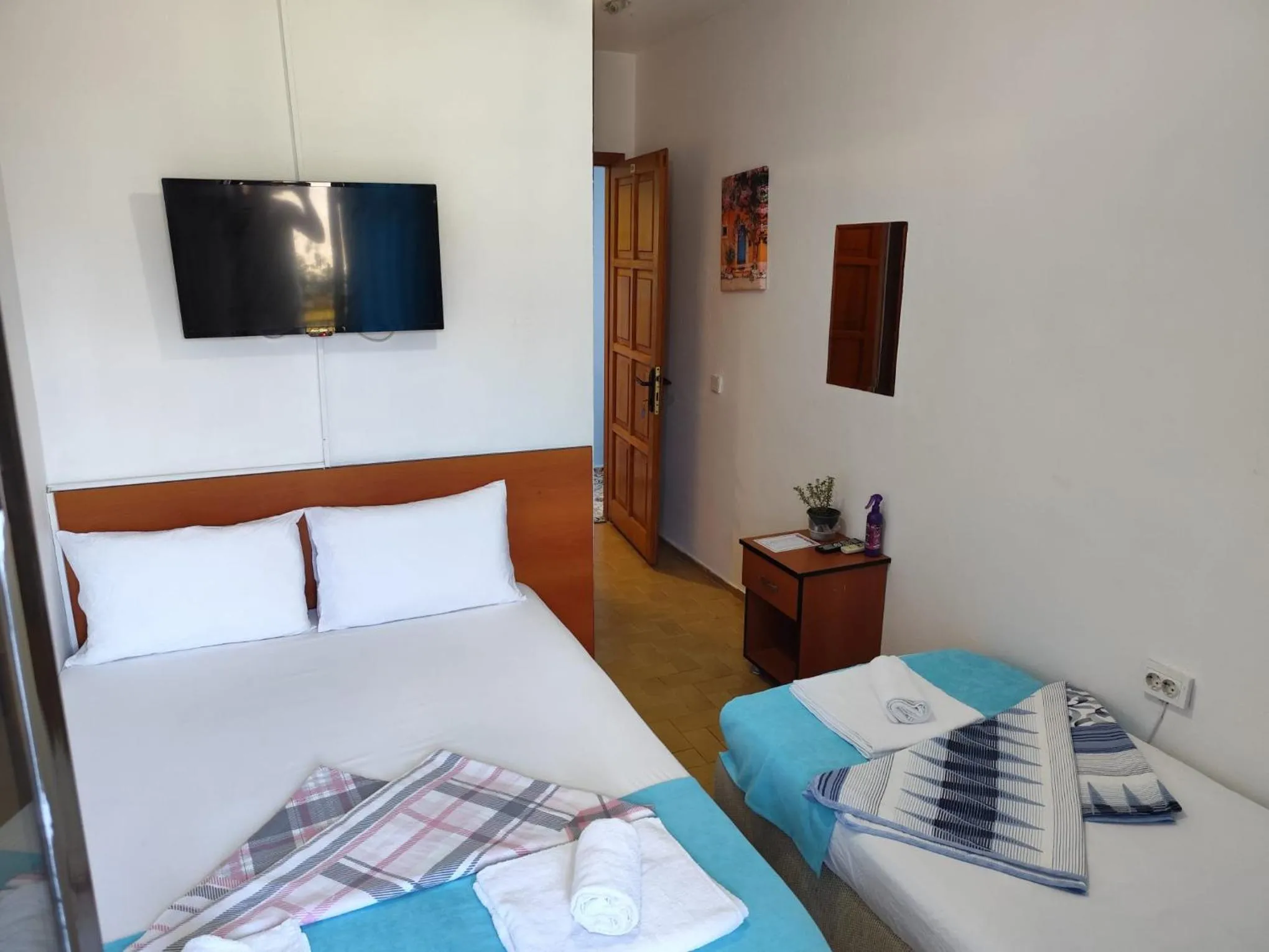 Photo of the whole room, Bed in Yeşim Pansiyon
