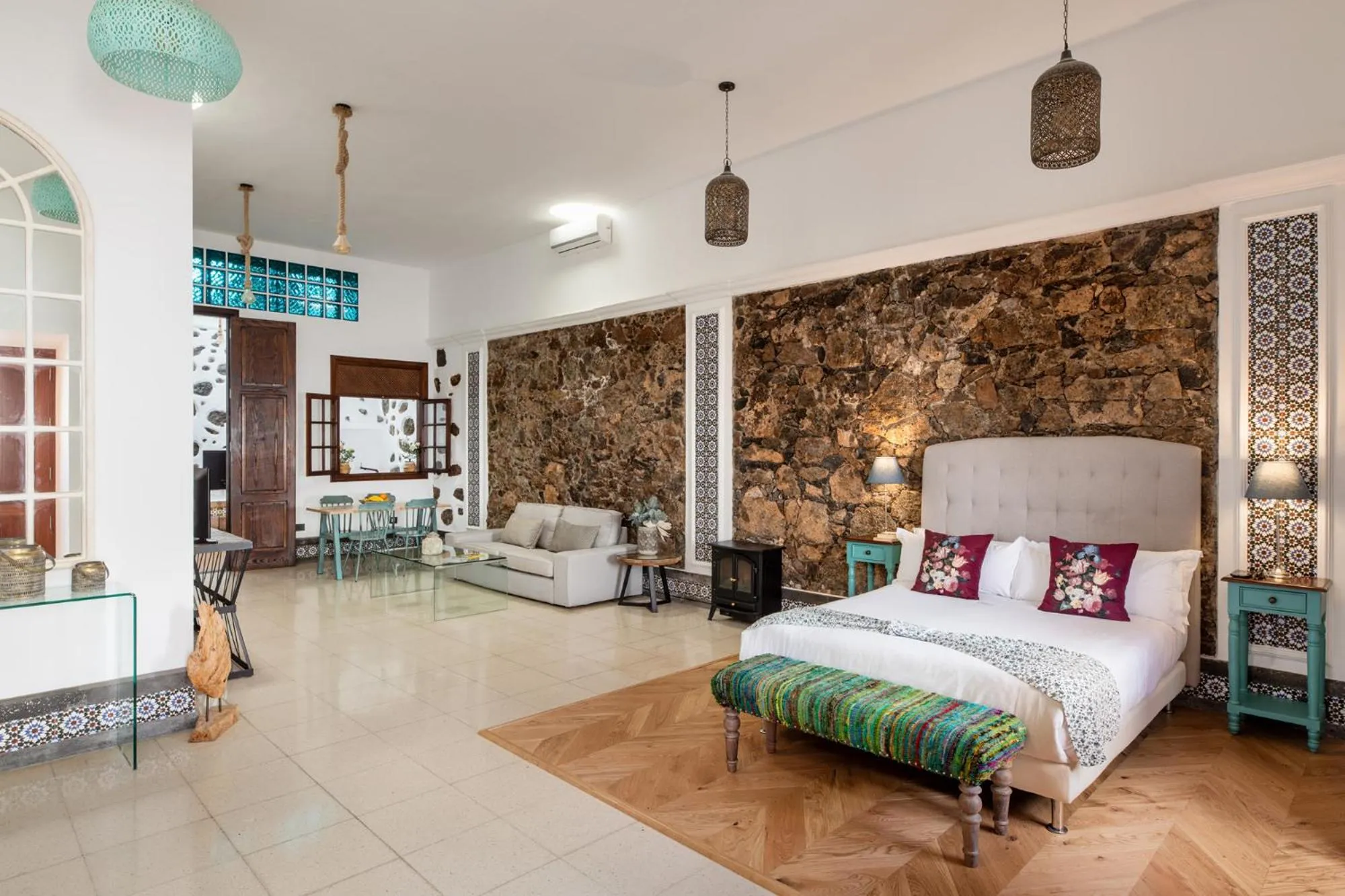 Bed in El Charco Suites