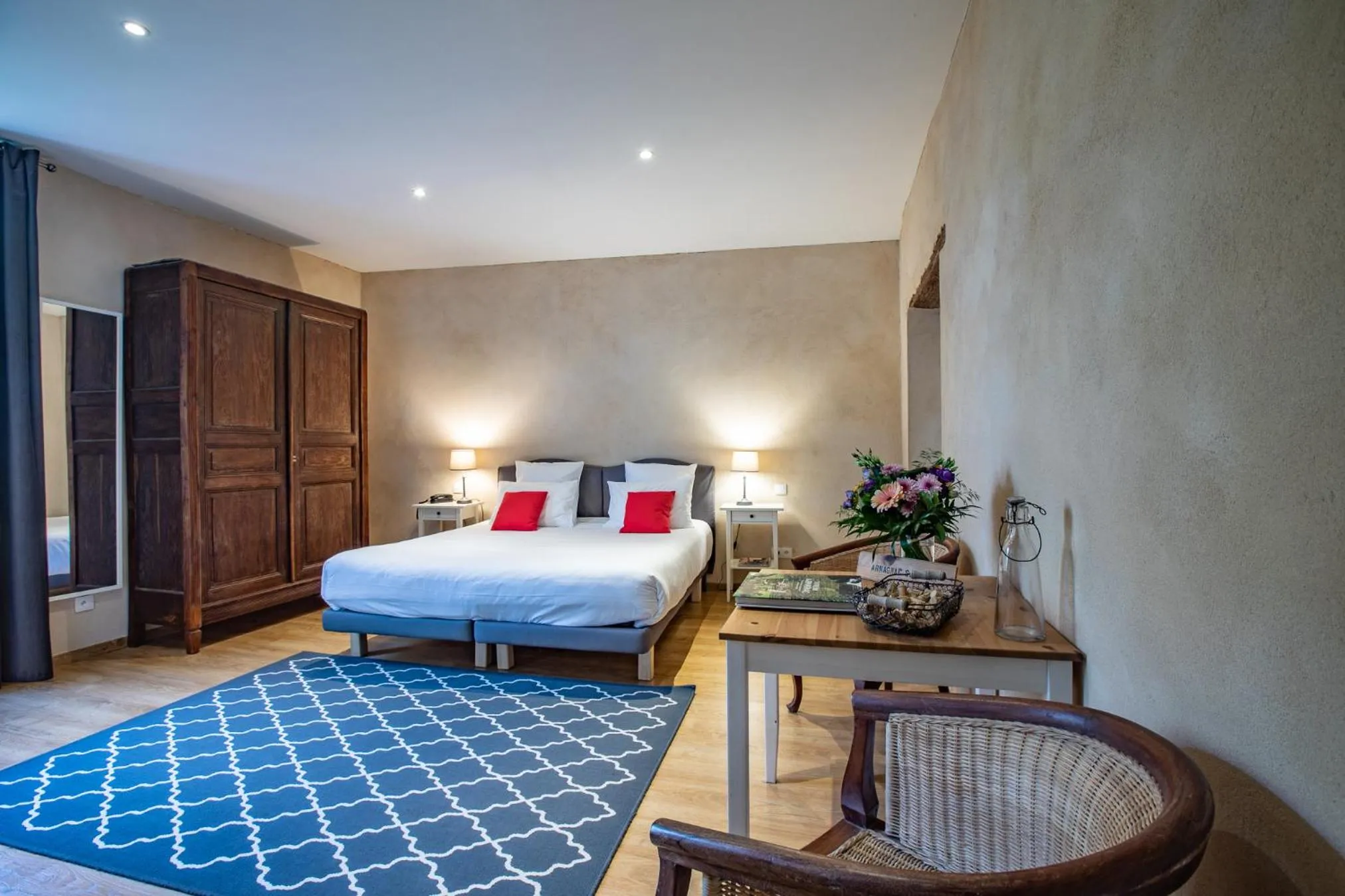 Bedroom, Bed in Le Castel Pierre - 7ch&7sdb avec clim, piscine XL, salle fitness et sauna pour 18 personnes