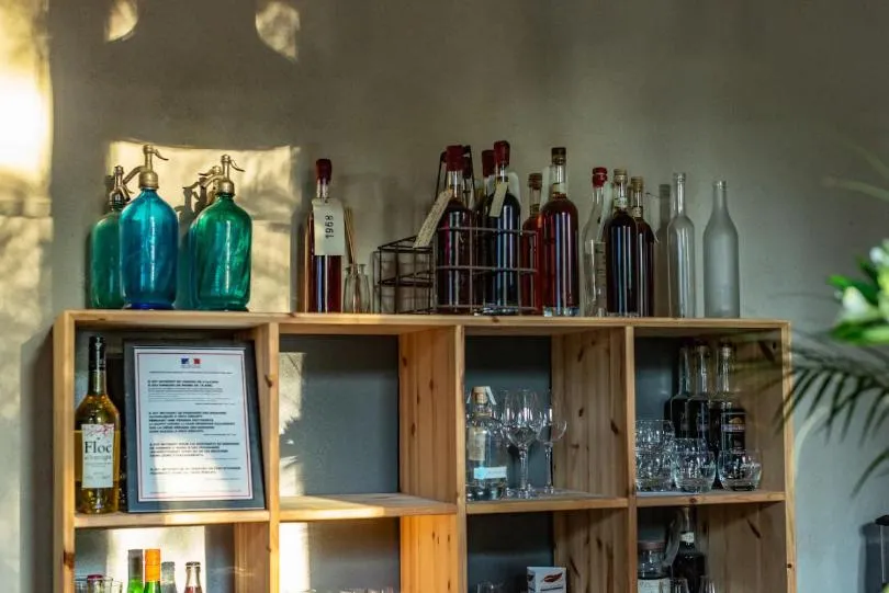 Lounge or bar in Le Castel Pierre - 7ch&7sdb avec clim, piscine XL, salle fitness et sauna pour 18 personnes