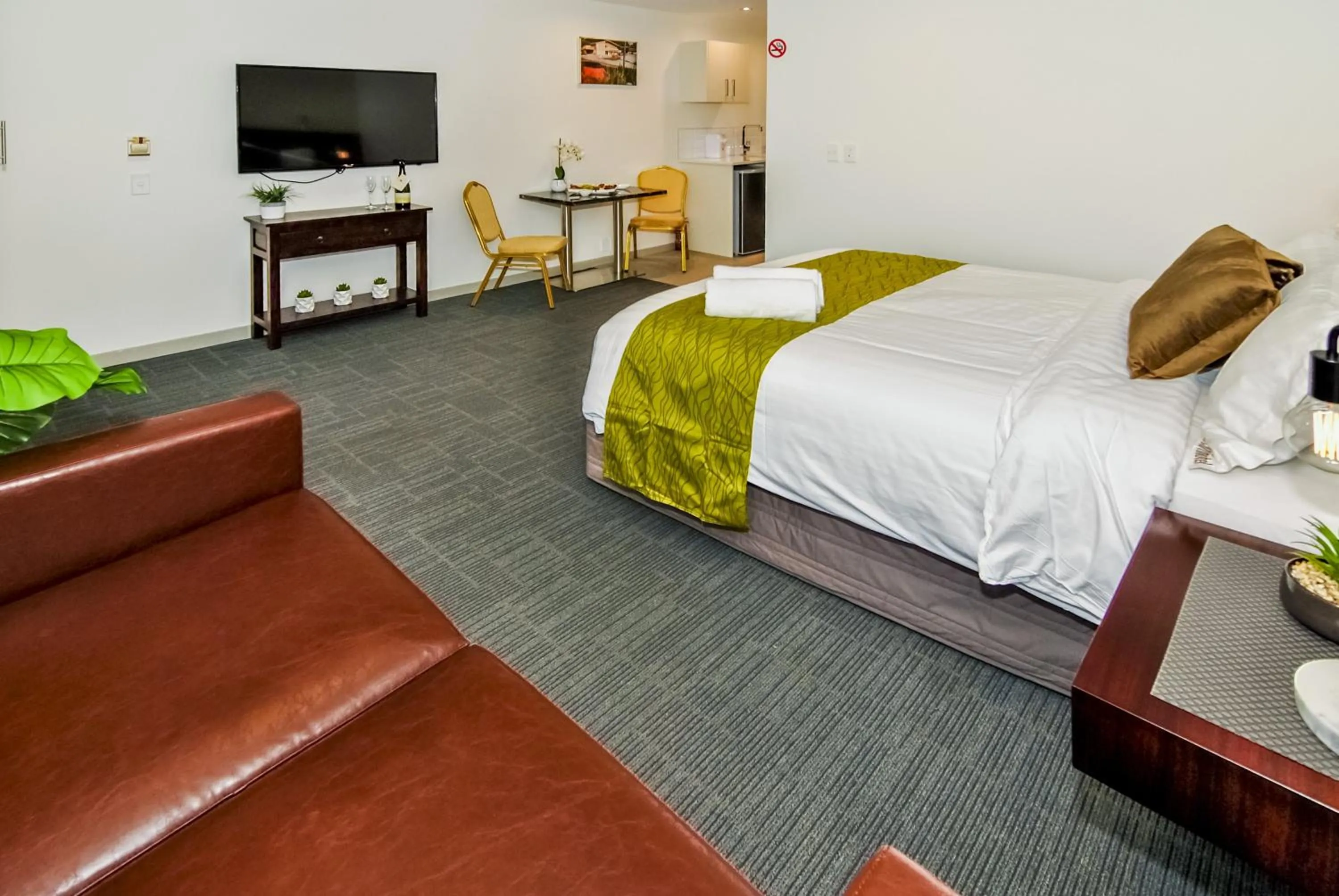 Bed in Newlands Court Motel