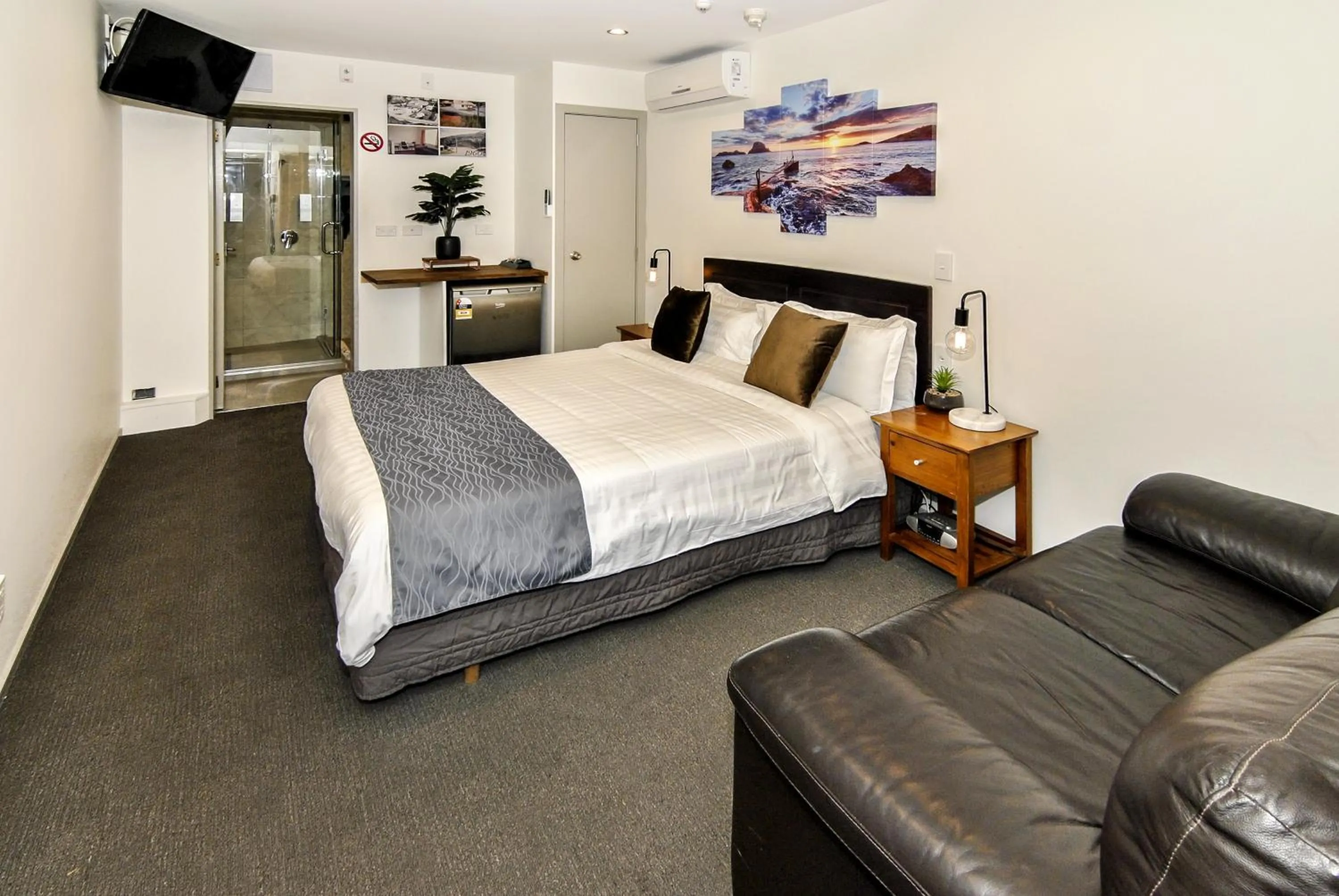 Bed in Newlands Court Motel