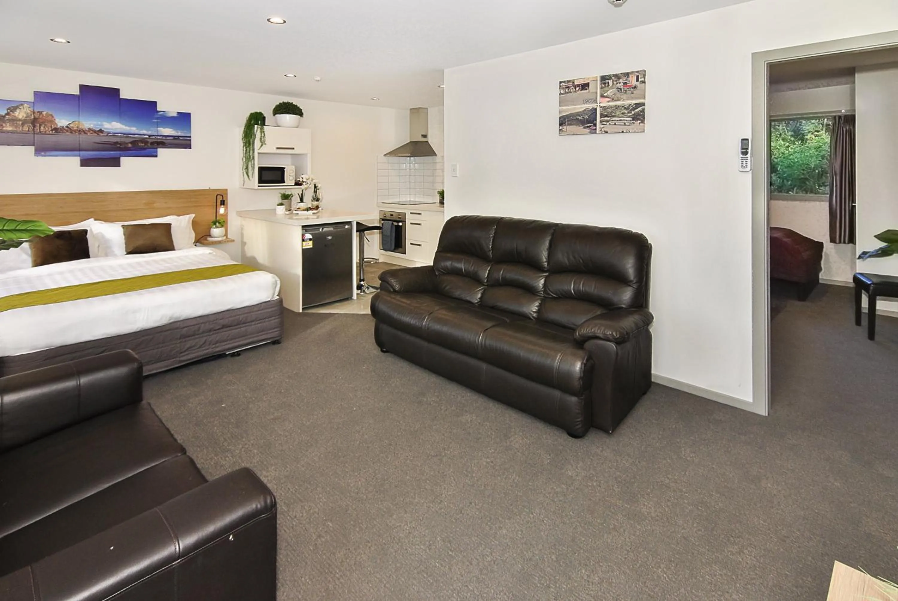 Bed in Newlands Court Motel