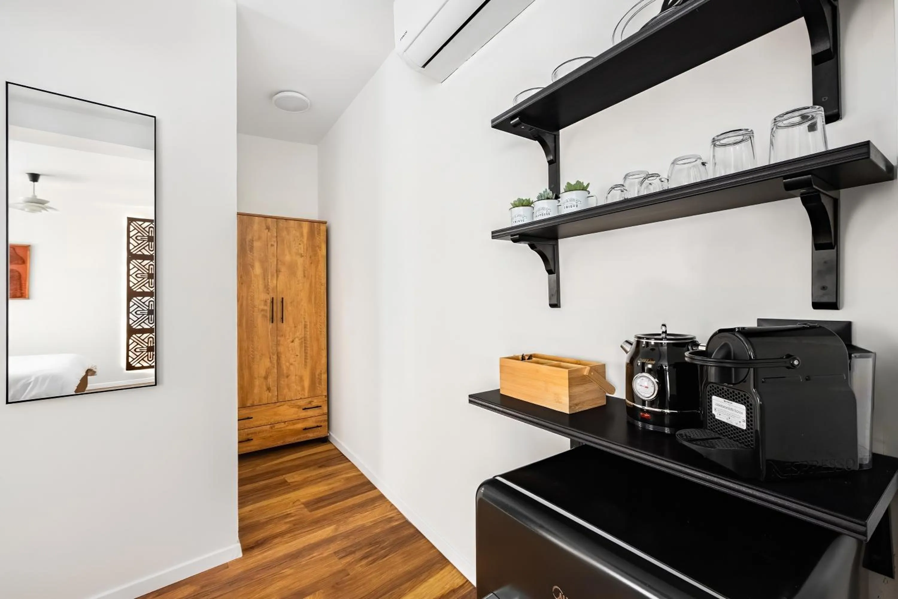 Coffee/tea facilities in One Apartments TLV