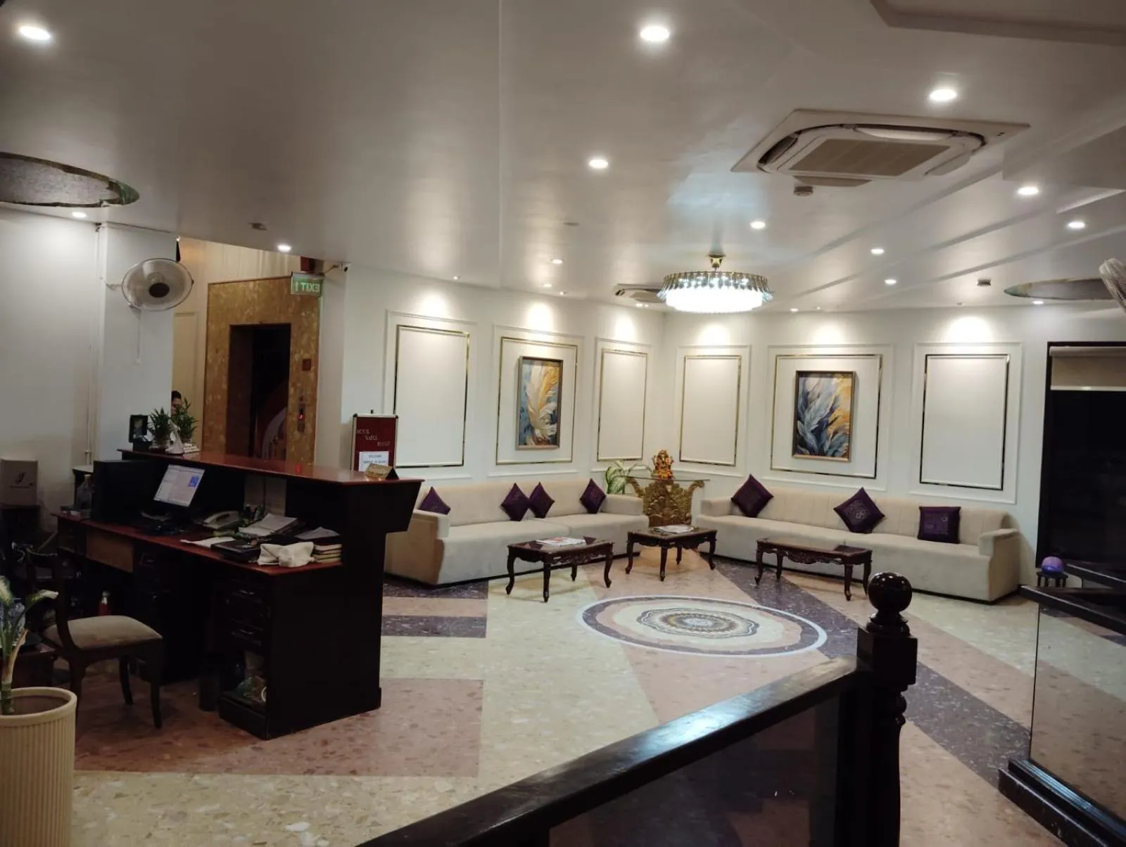 Lobby or reception in HotelMaple Ridge