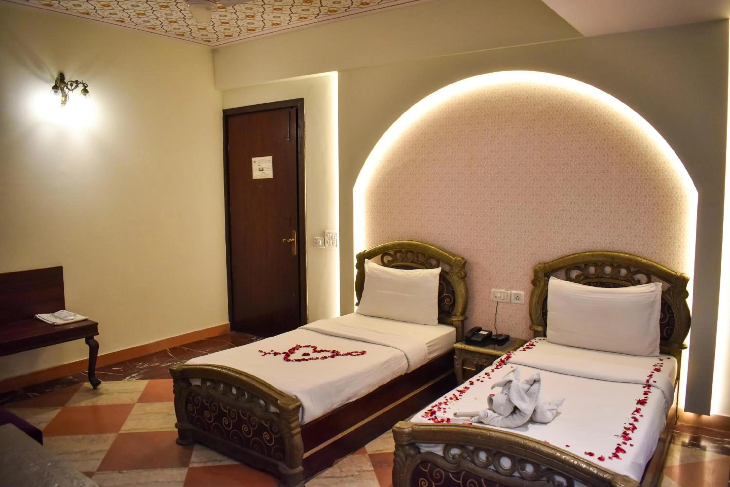 Coffee/tea facilities, Bed in HotelMaple Ridge