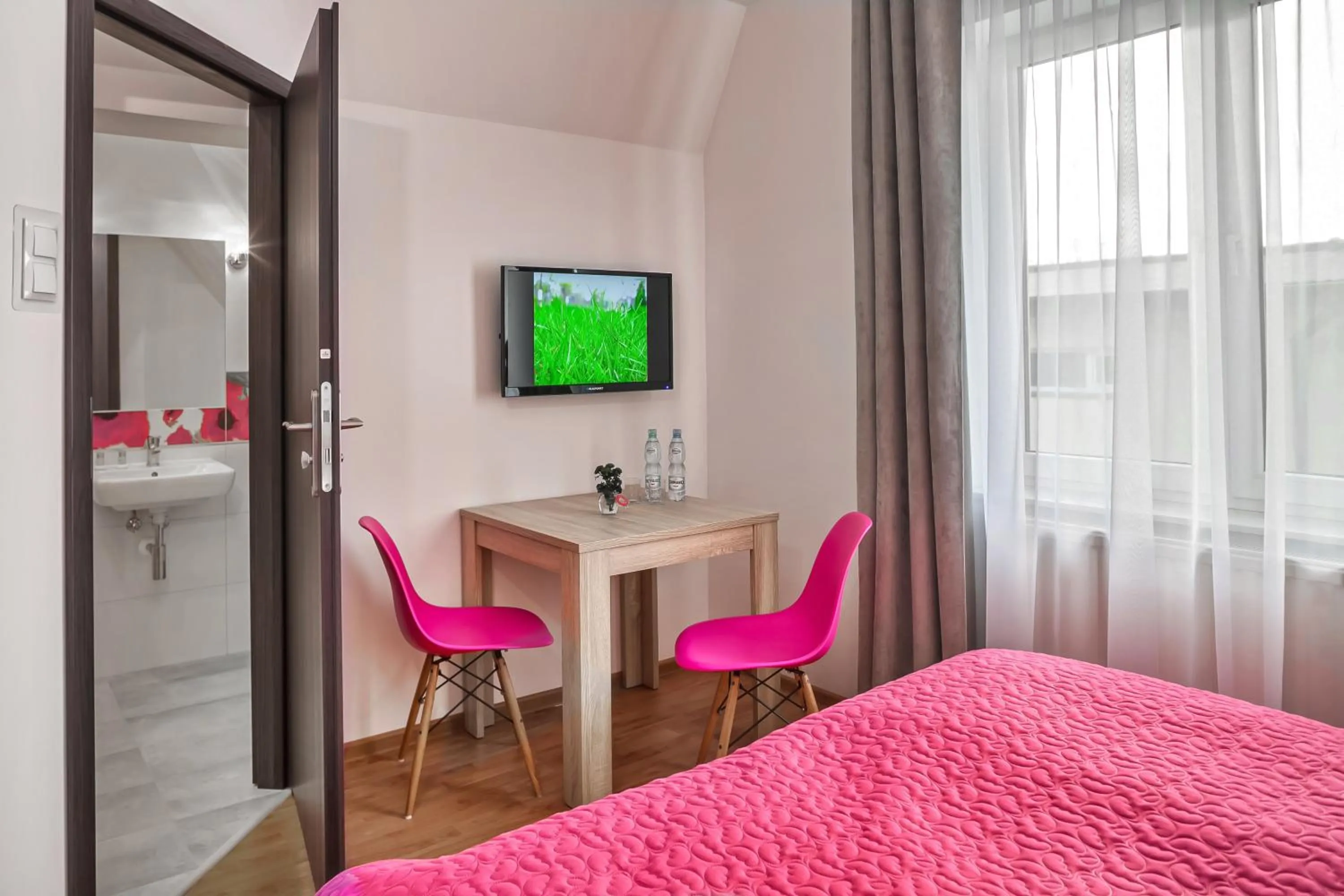 TV and multimedia, Bed in Villa Margo