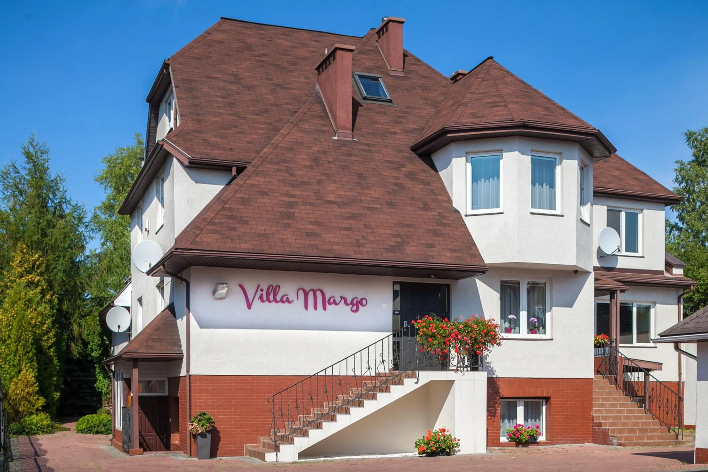 Facade/entrance in Villa Margo