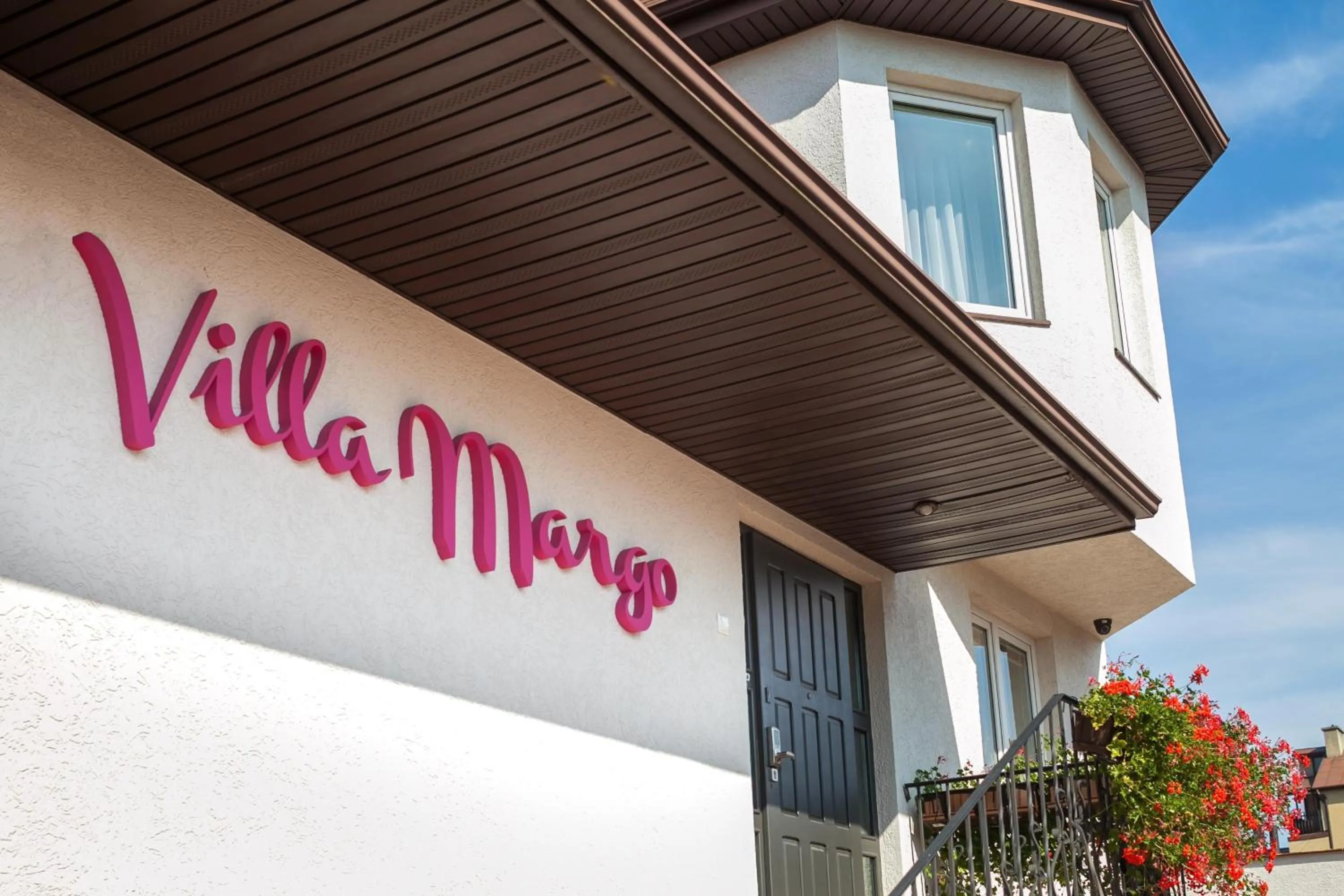 Property building in Villa Margo