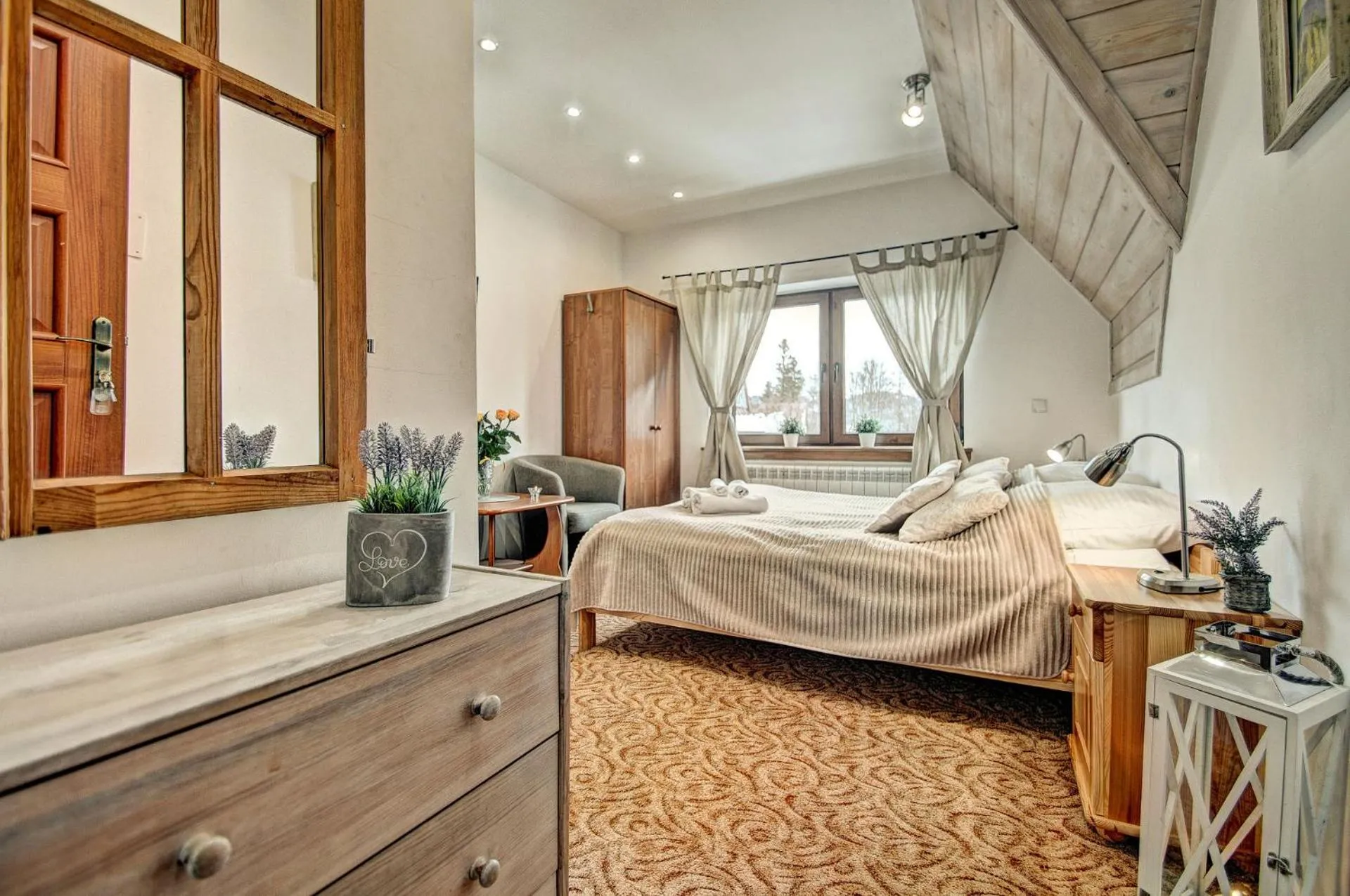 Photo of the whole room, Bed in Willa Weronika