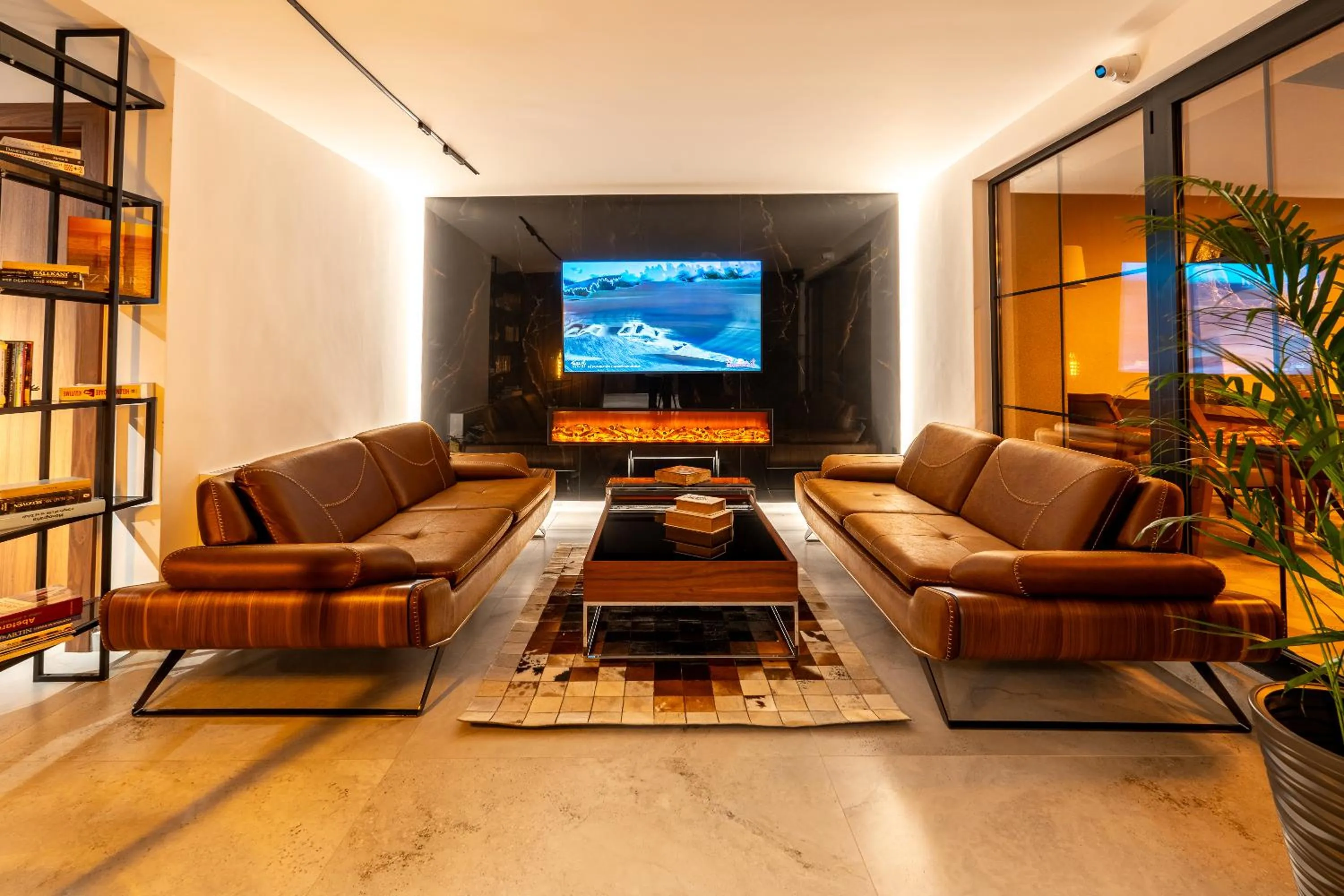 Communal lounge/ TV room in Ruby Hotel Prishtina