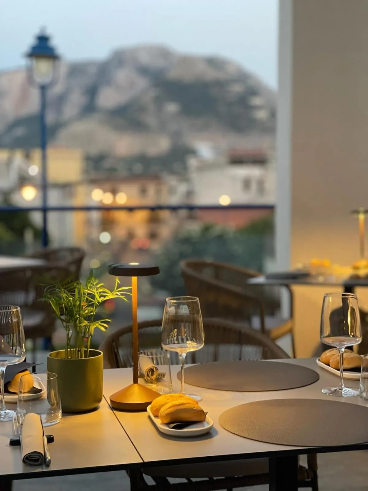 Restaurant/places to eat in Mondello Glam Hotel & Terrace