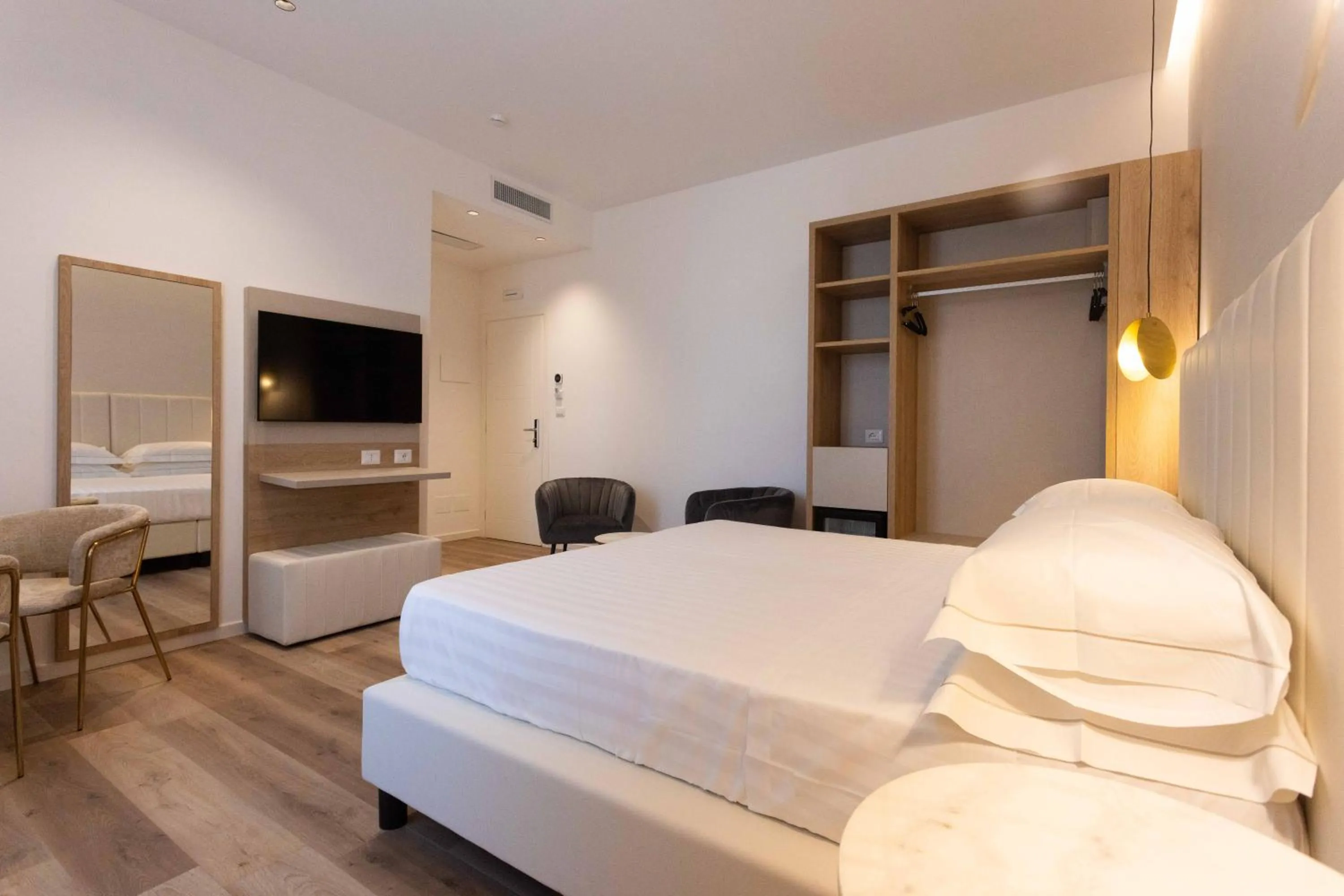 Photo of the whole room, Bed in Mondello Glam Hotel & Terrace