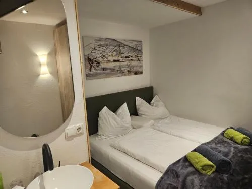 No1 - Flo's Rooms & Breakfast